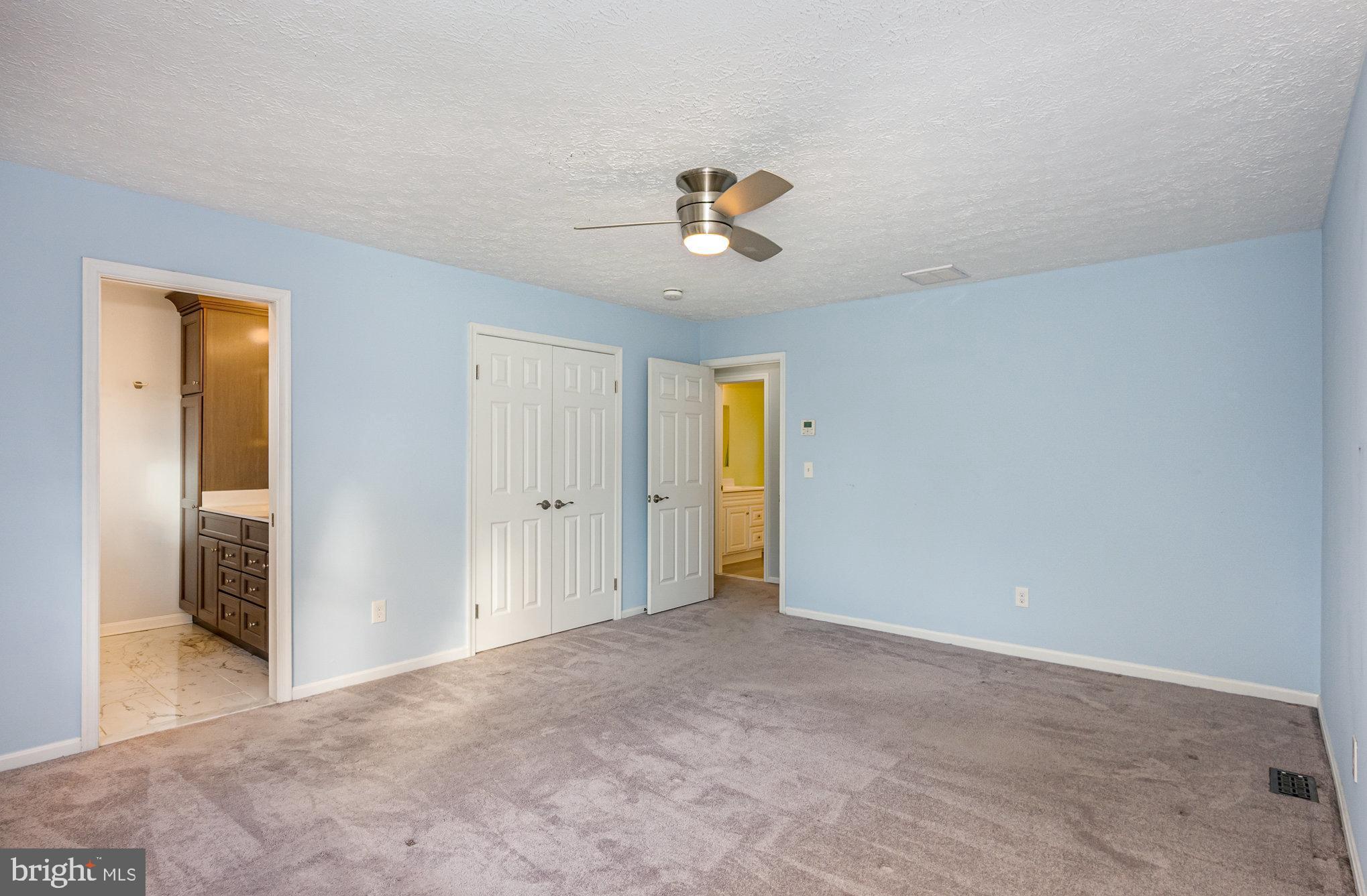 HUNTERS RUN - Residential