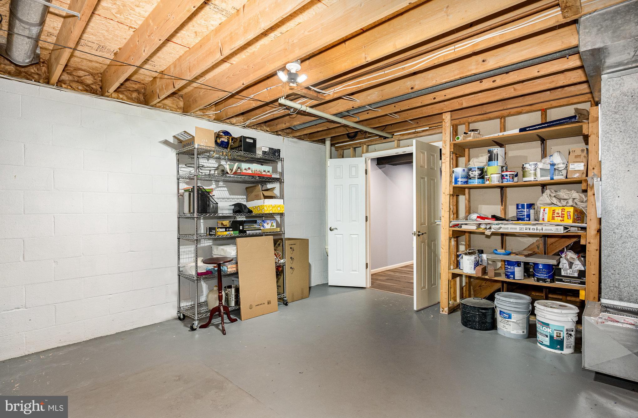 HUNTERS RUN - Residential