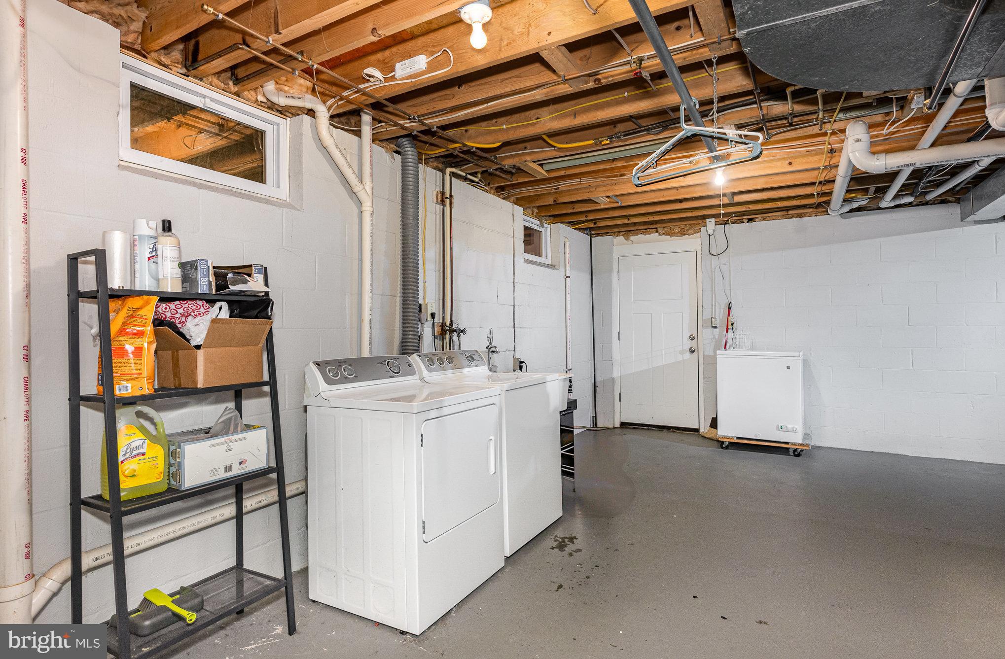 HUNTERS RUN - Residential