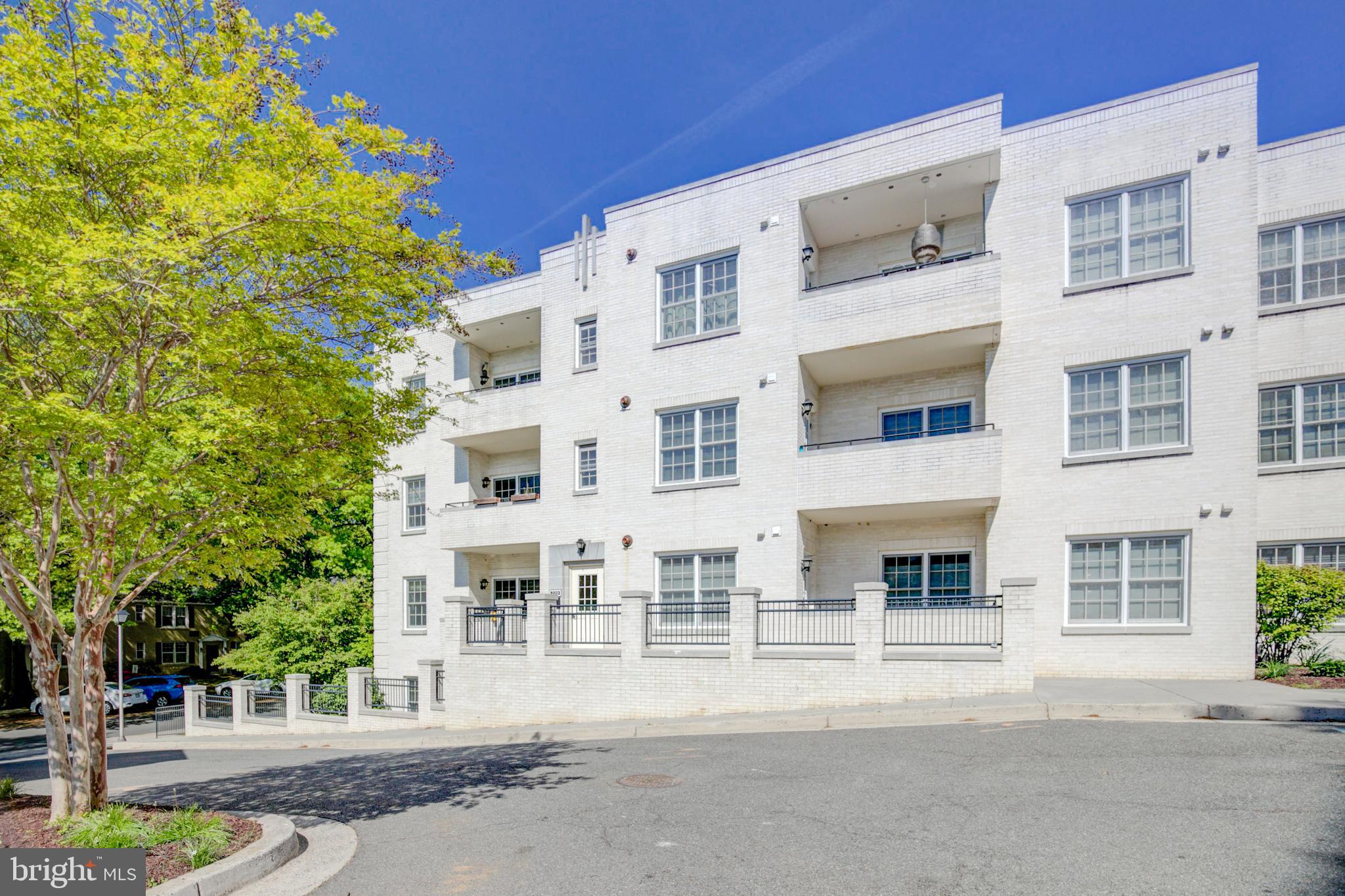 GATEHOUSE CONDOMINIUM - Residential Lease