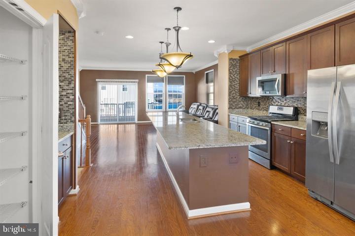 412 KETTLE BOTTOM DRIVE