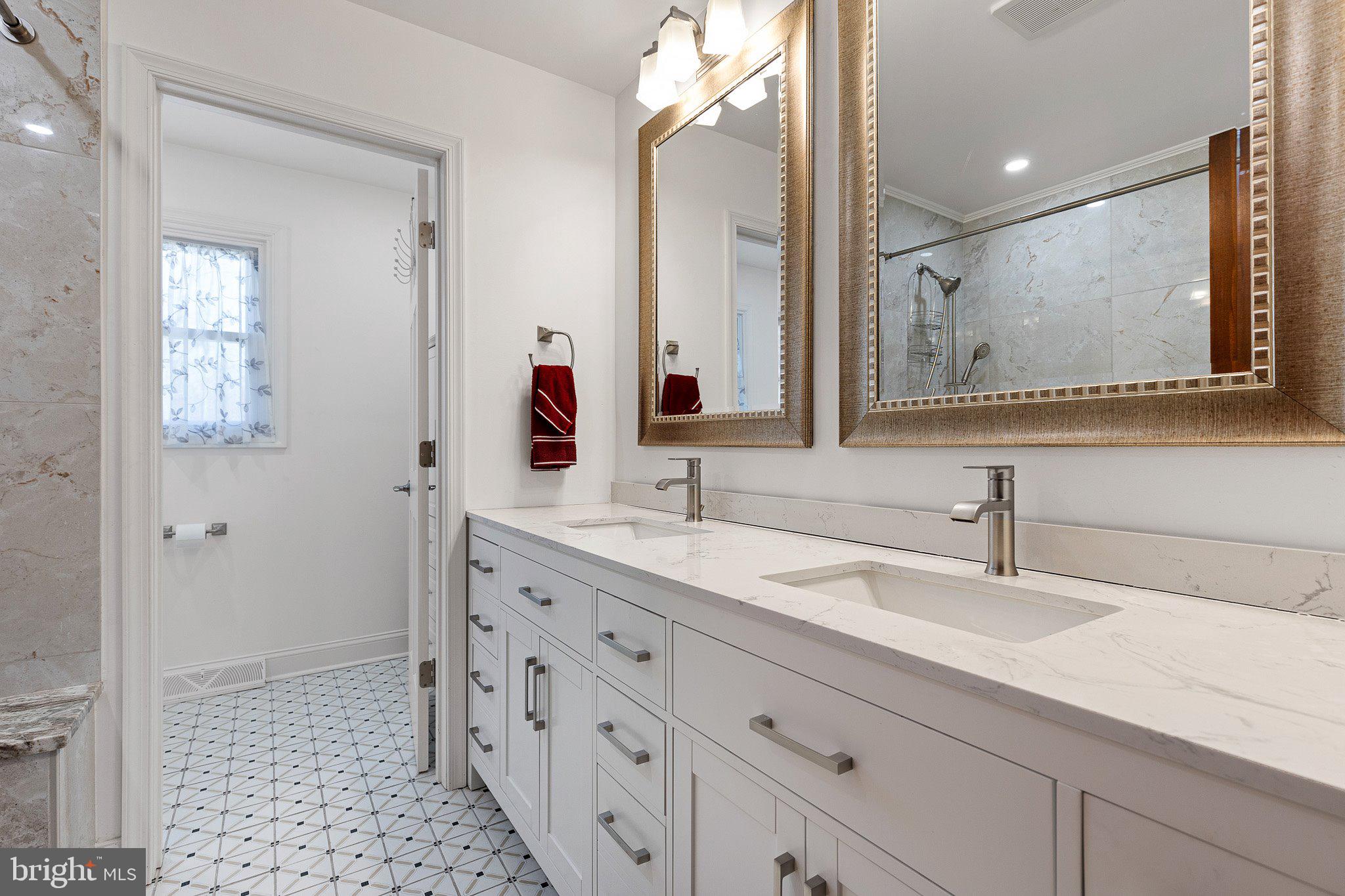 HICKORY WOODS - Residential