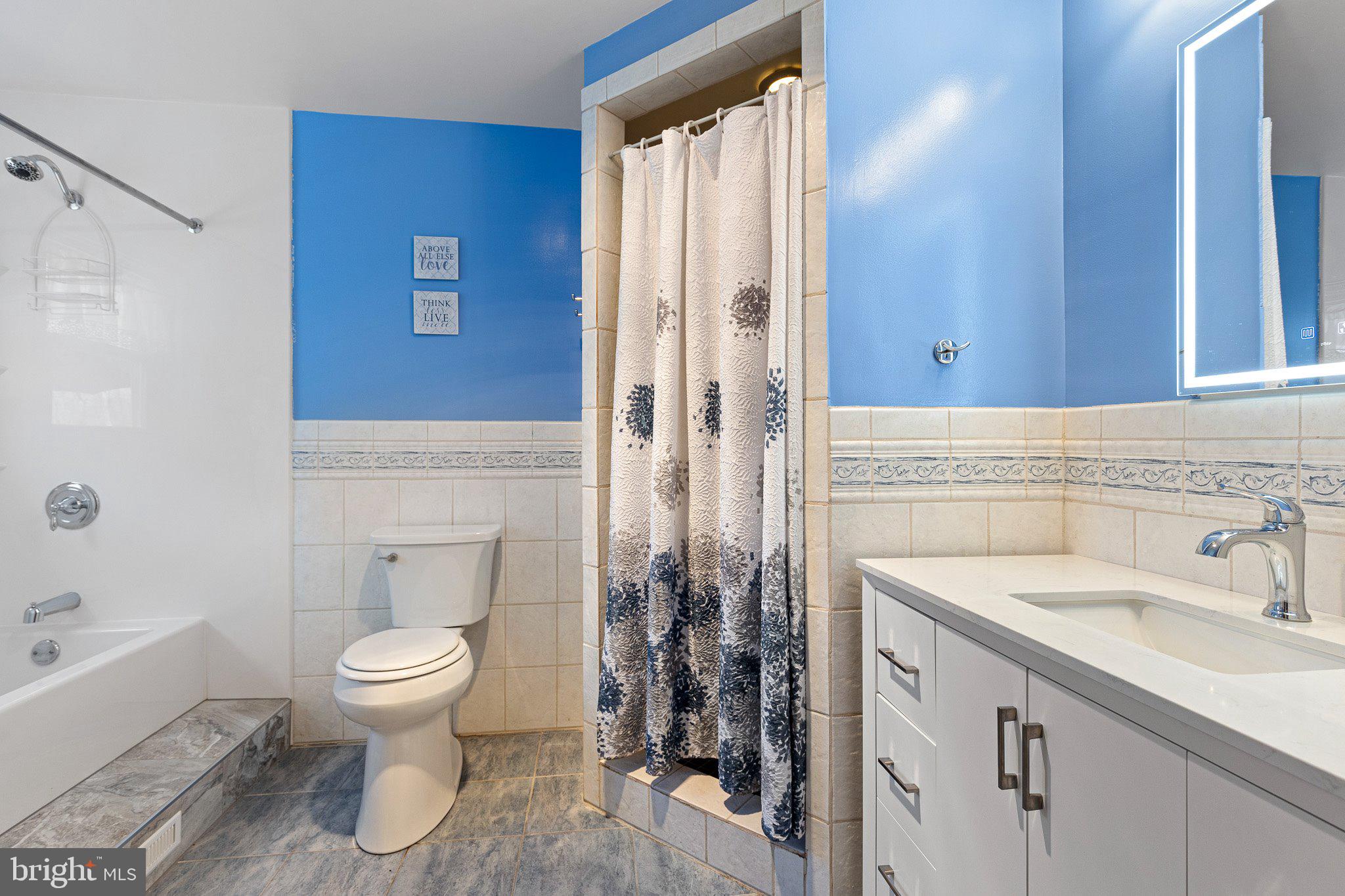 HICKORY WOODS - Residential