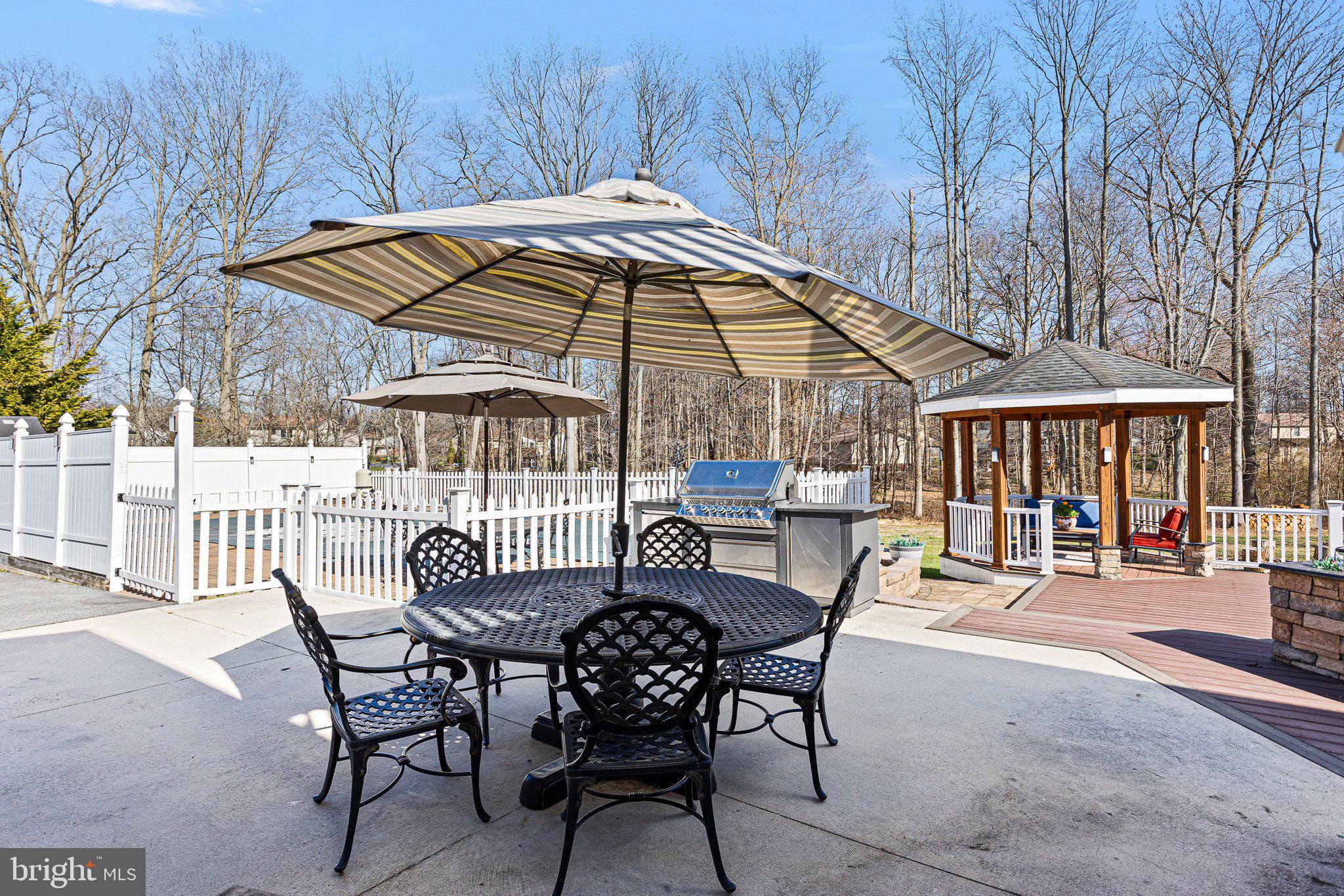 HICKORY WOODS - Residential