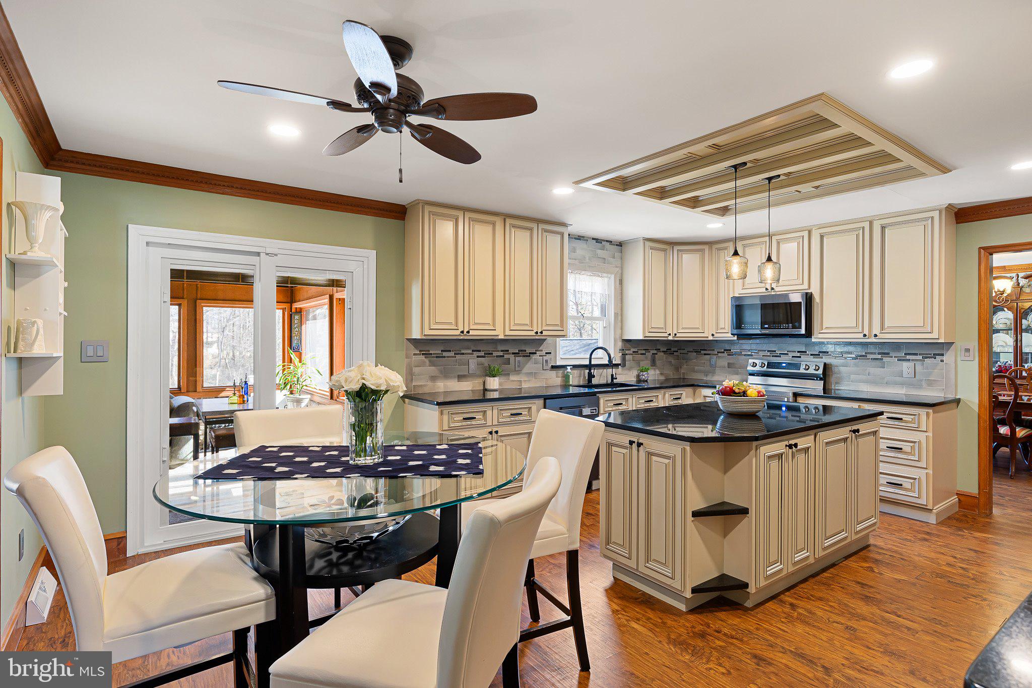 HICKORY WOODS - Residential