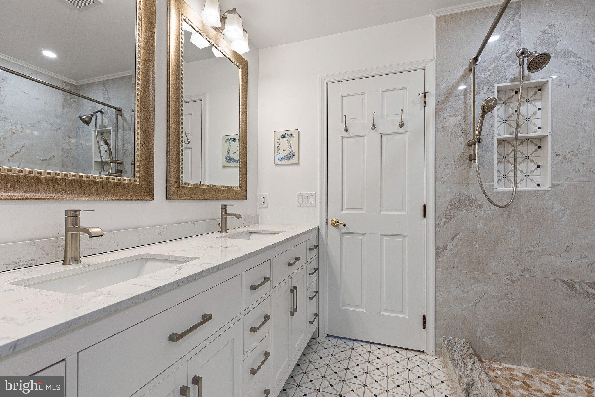 HICKORY WOODS - Residential