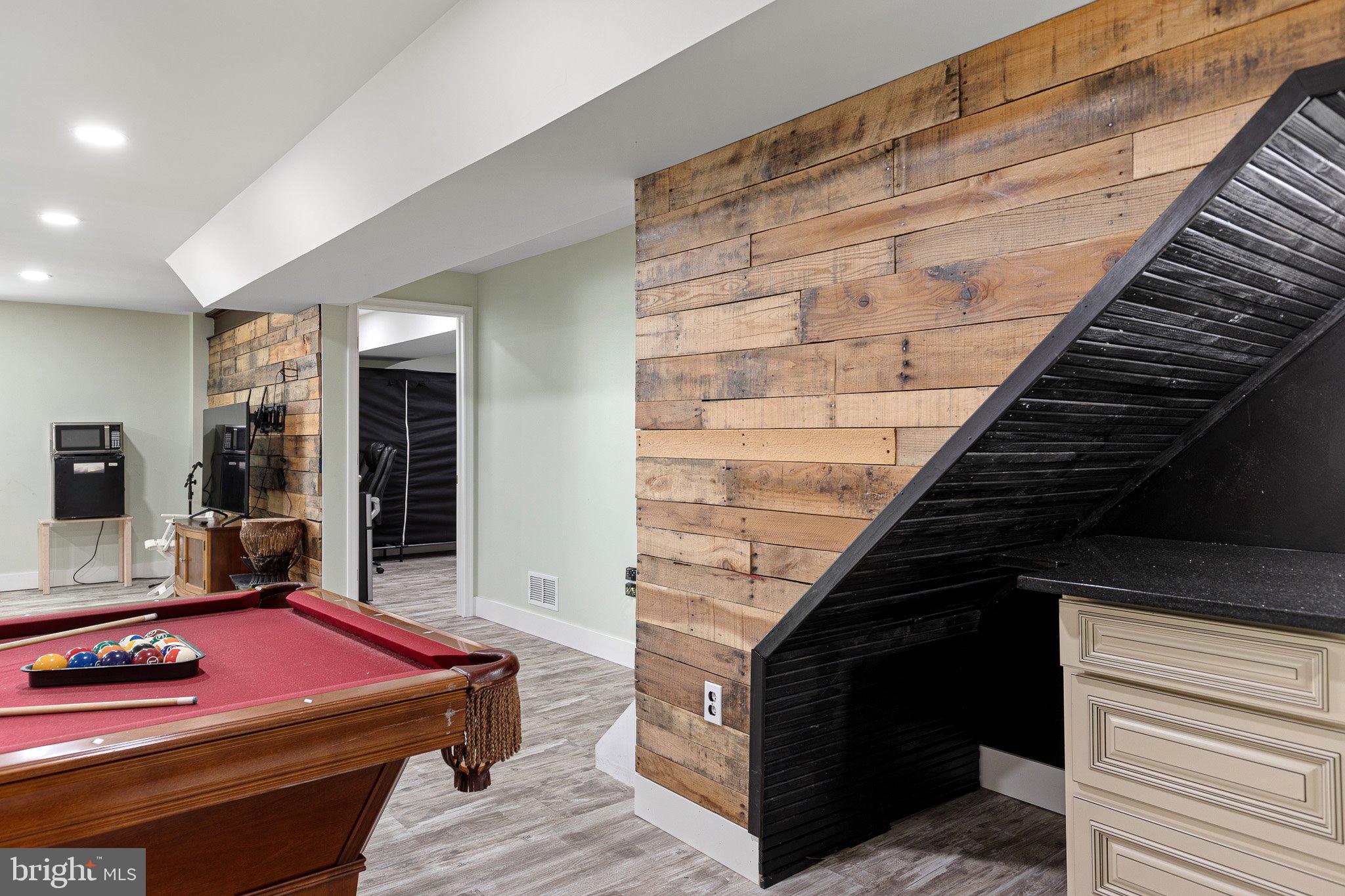 HICKORY WOODS - Residential