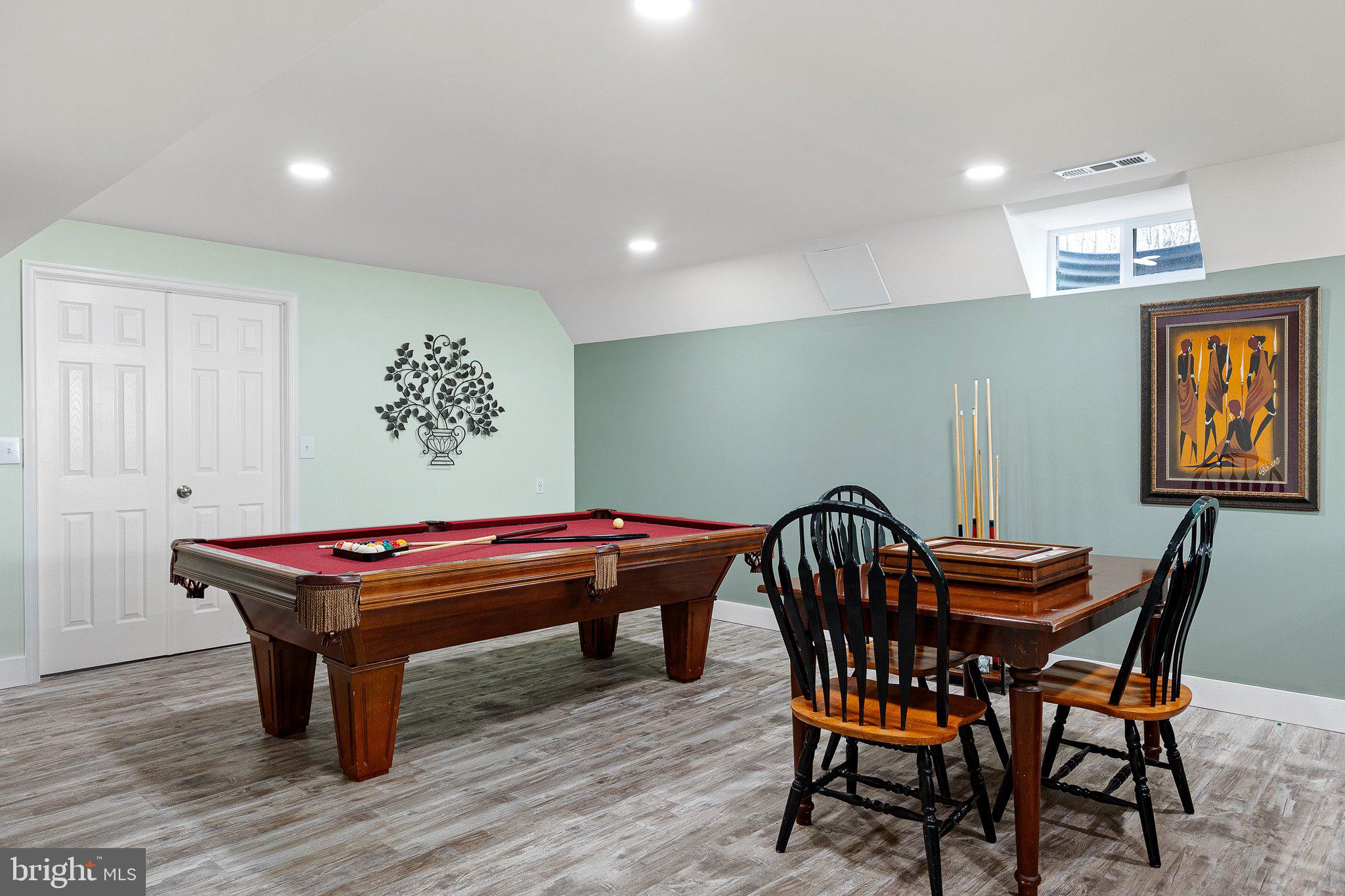 HICKORY WOODS - Residential