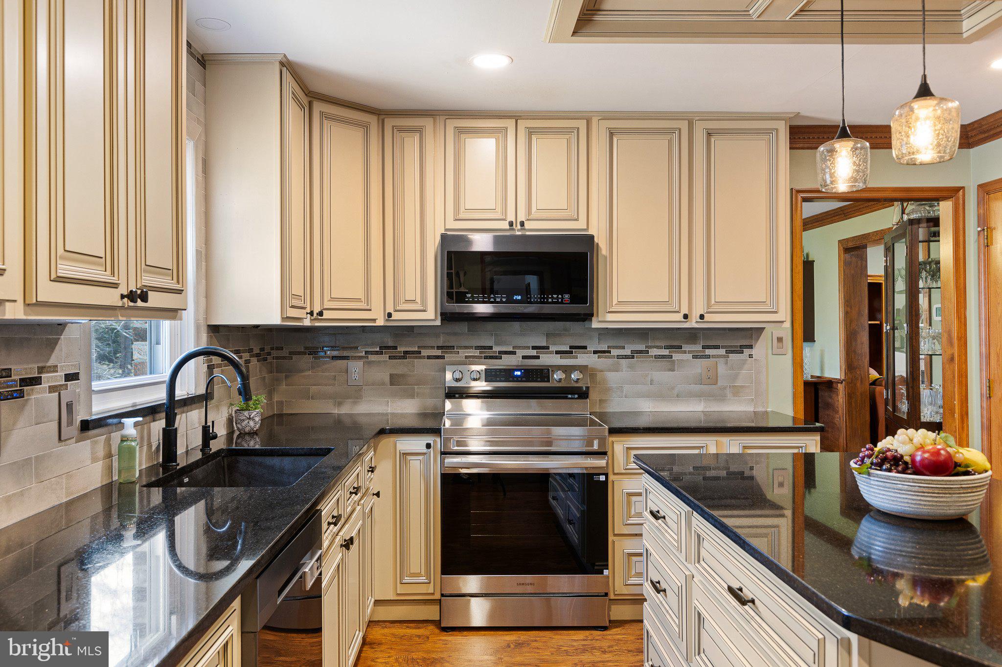 HICKORY WOODS - Residential