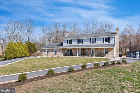 Homes For Sale - 73 Bristle Cone Drive<br/> BEAR, DE 19701