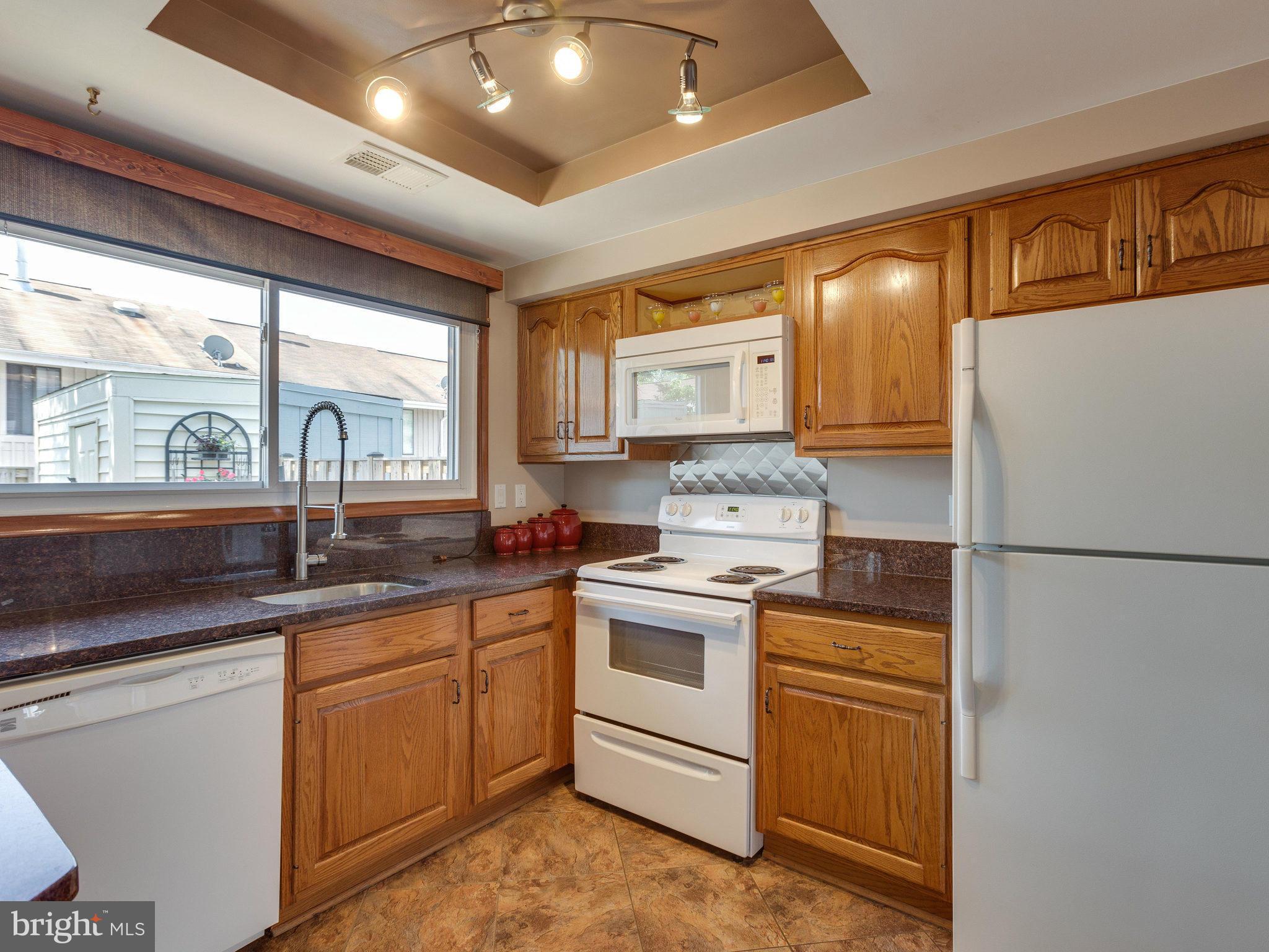 REFLECTION LAKE - Residential