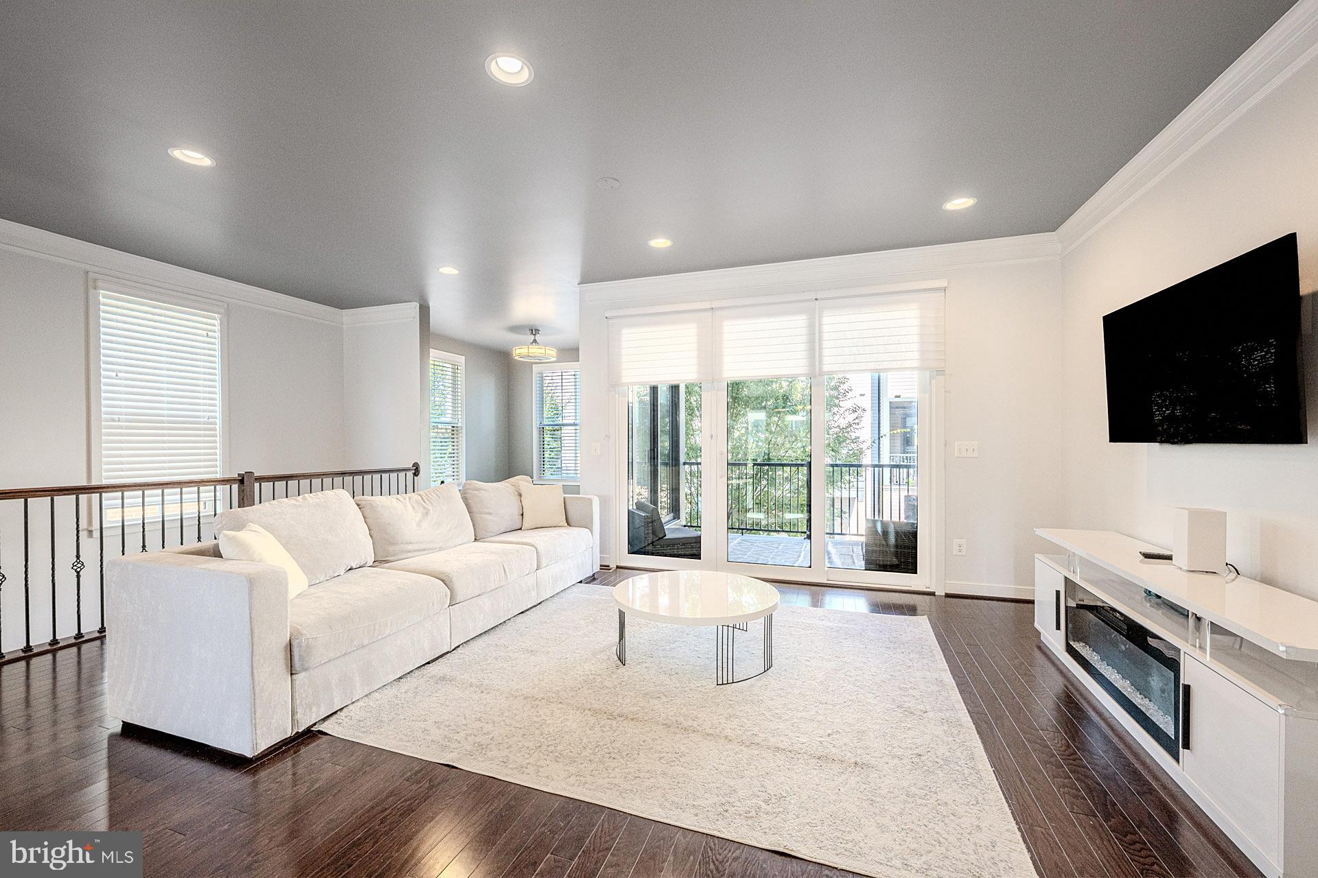 BRAMBLETON TOWN CENTER - Residential