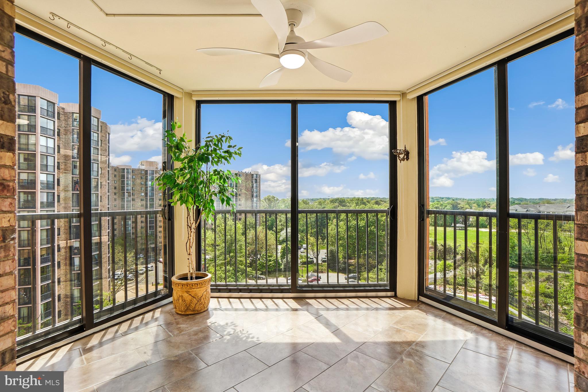 MONTEBELLO - Residential