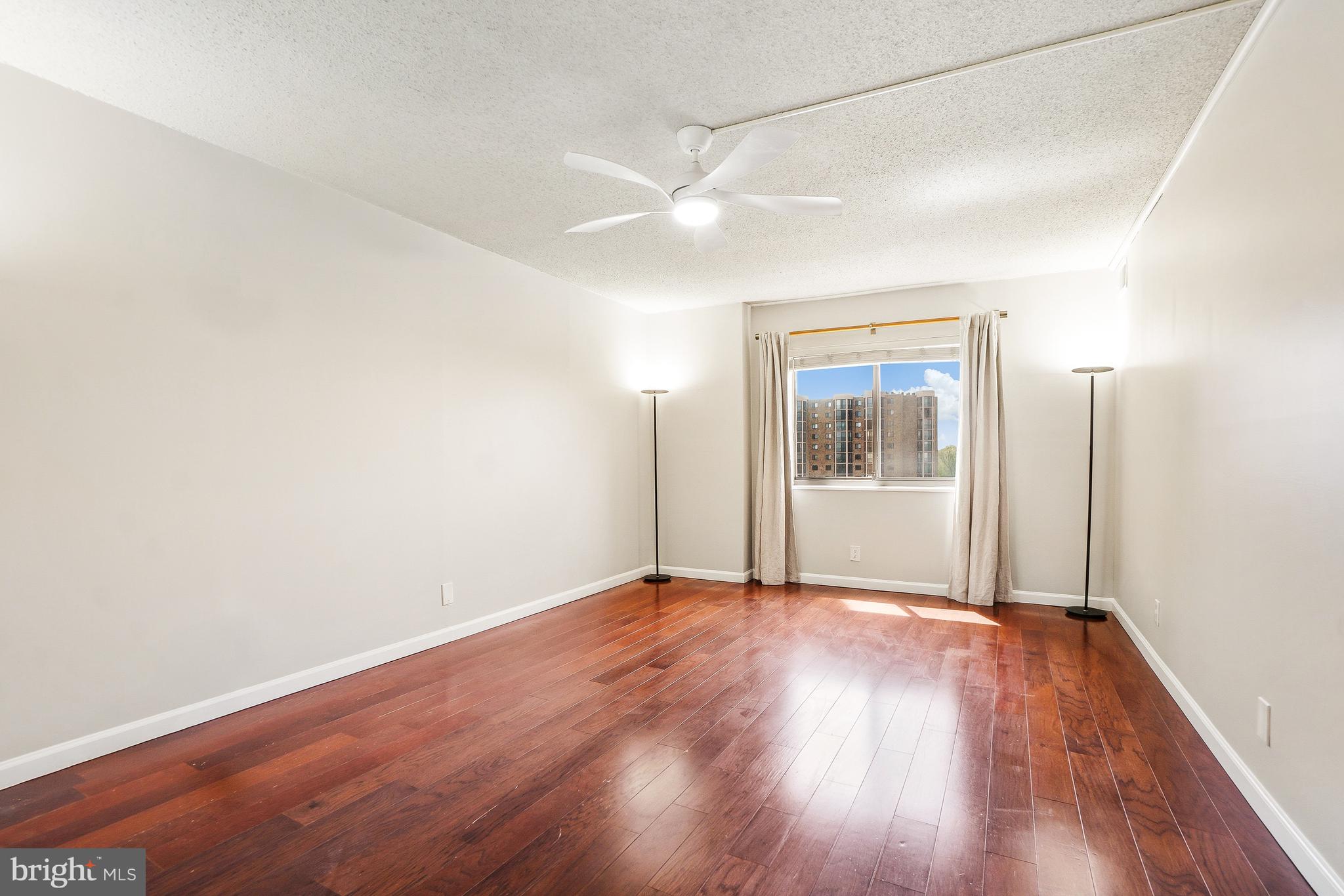 MONTEBELLO - Residential