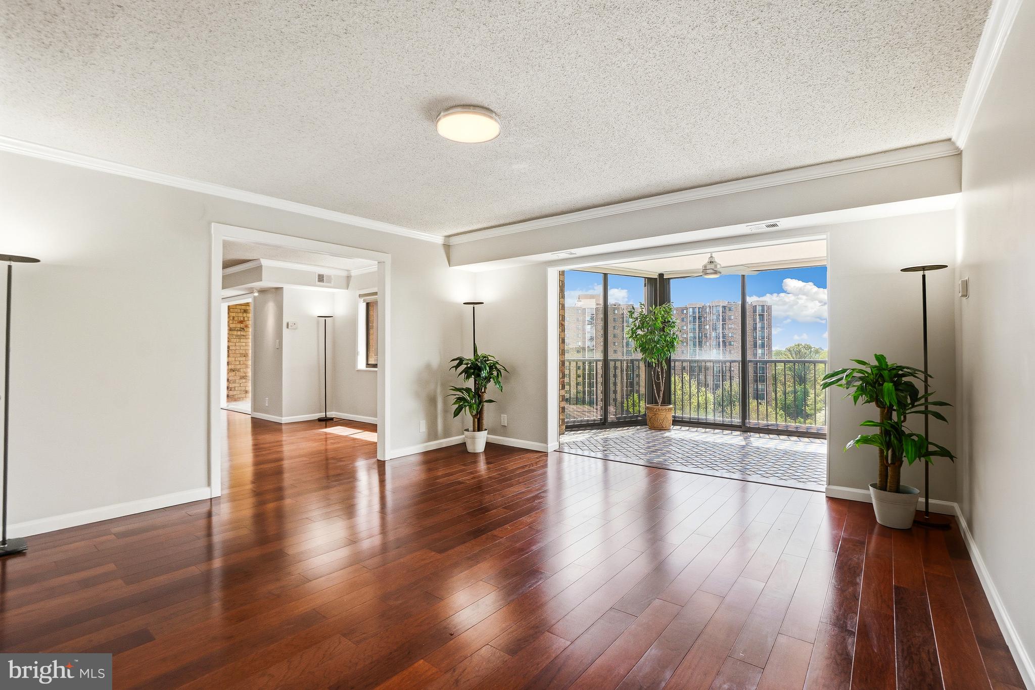 MONTEBELLO - Residential