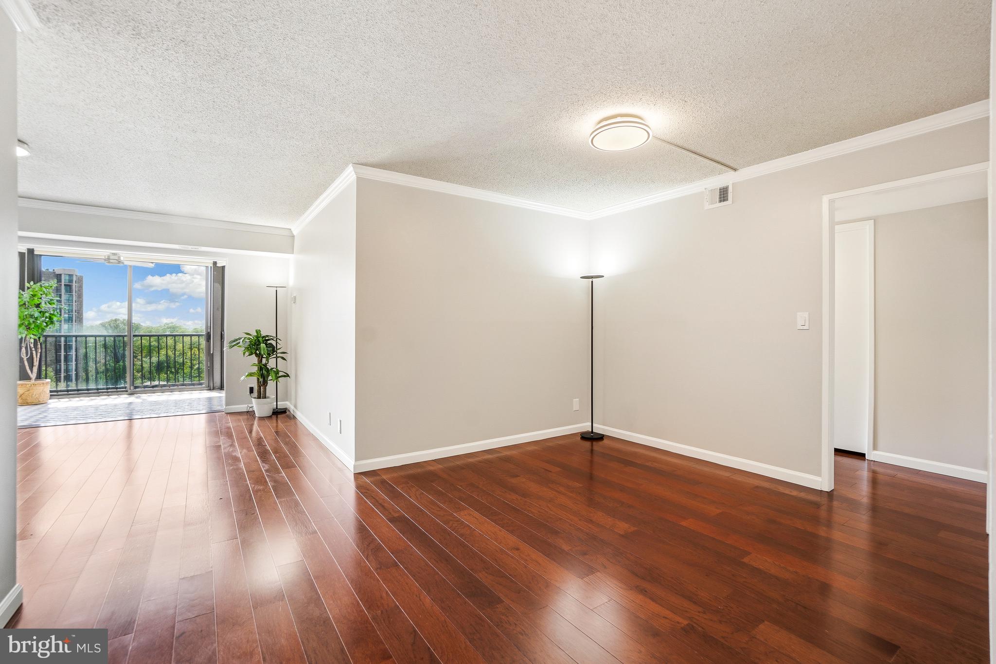 MONTEBELLO - Residential