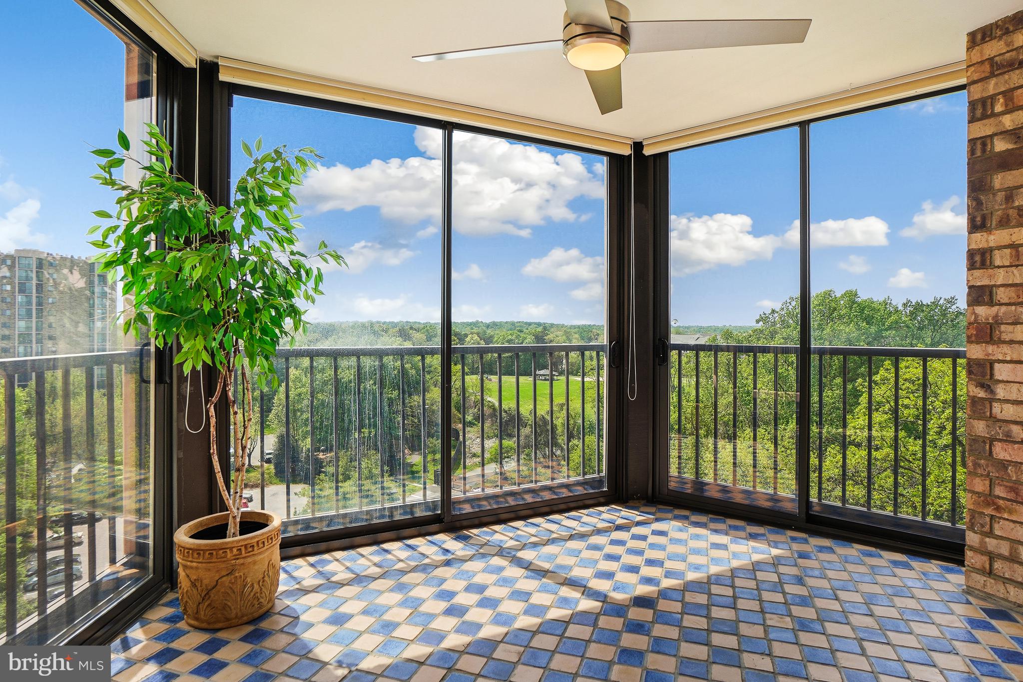 MONTEBELLO - Residential