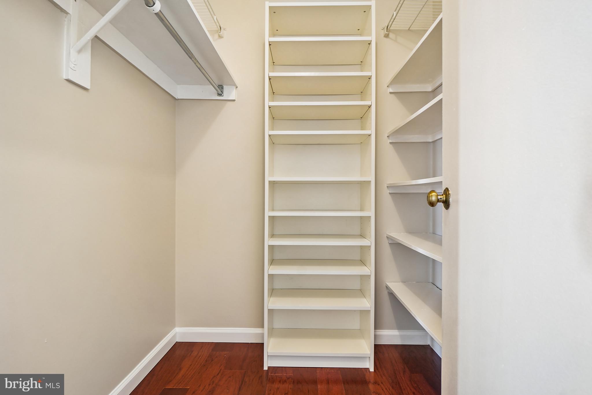 MONTEBELLO - Residential