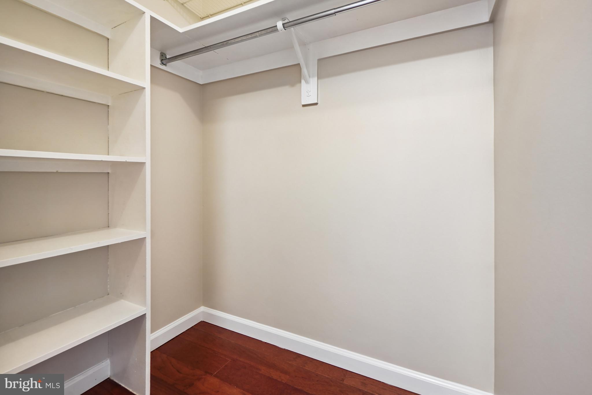 MONTEBELLO - Residential