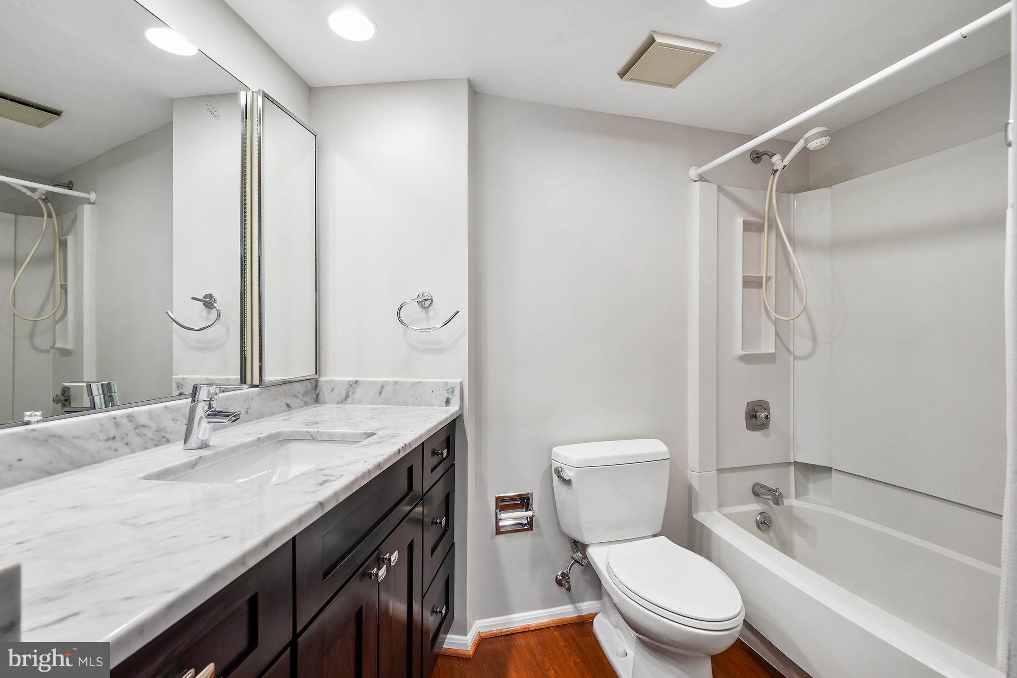 MONTEBELLO - Residential