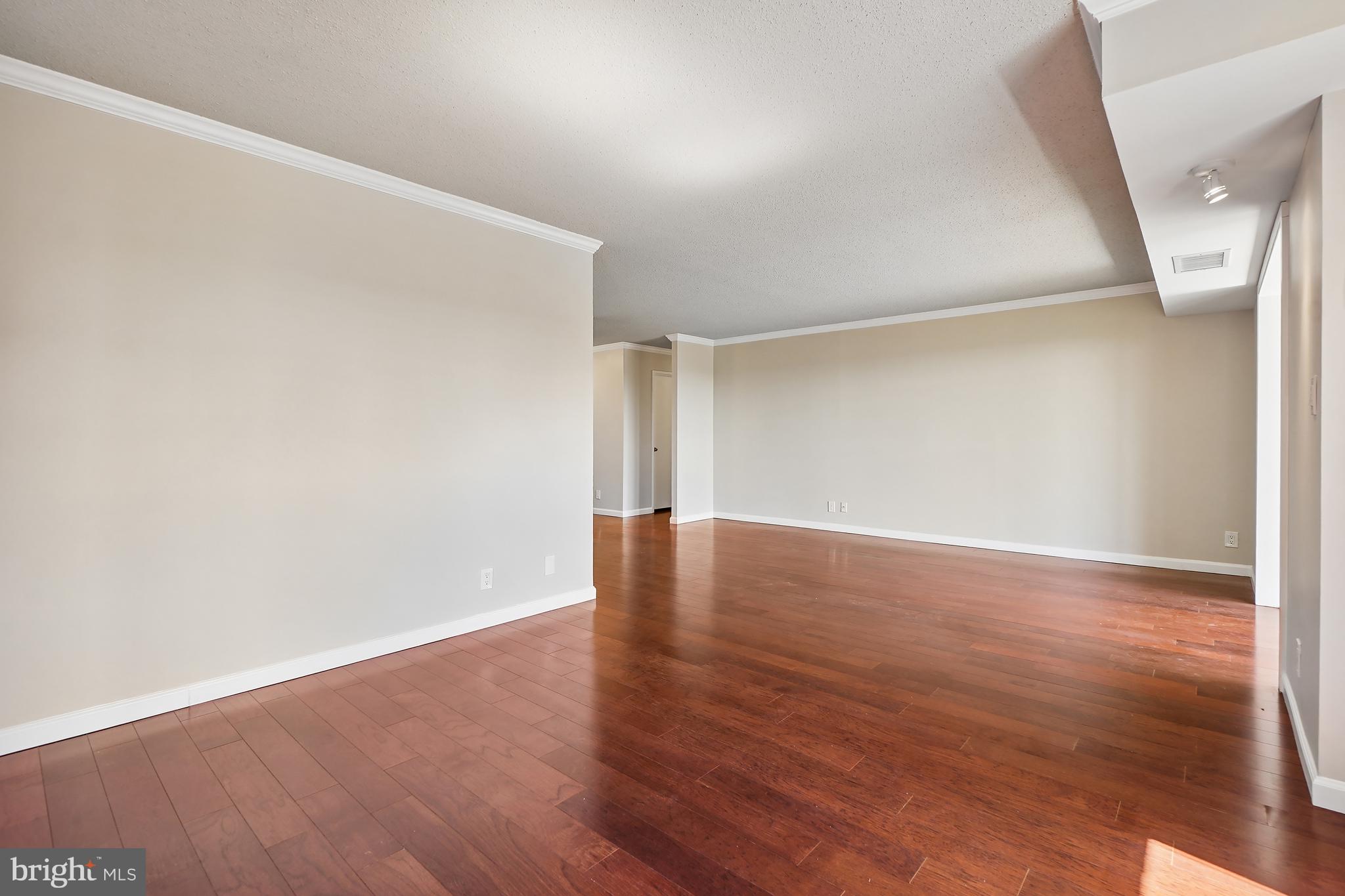 MONTEBELLO - Residential