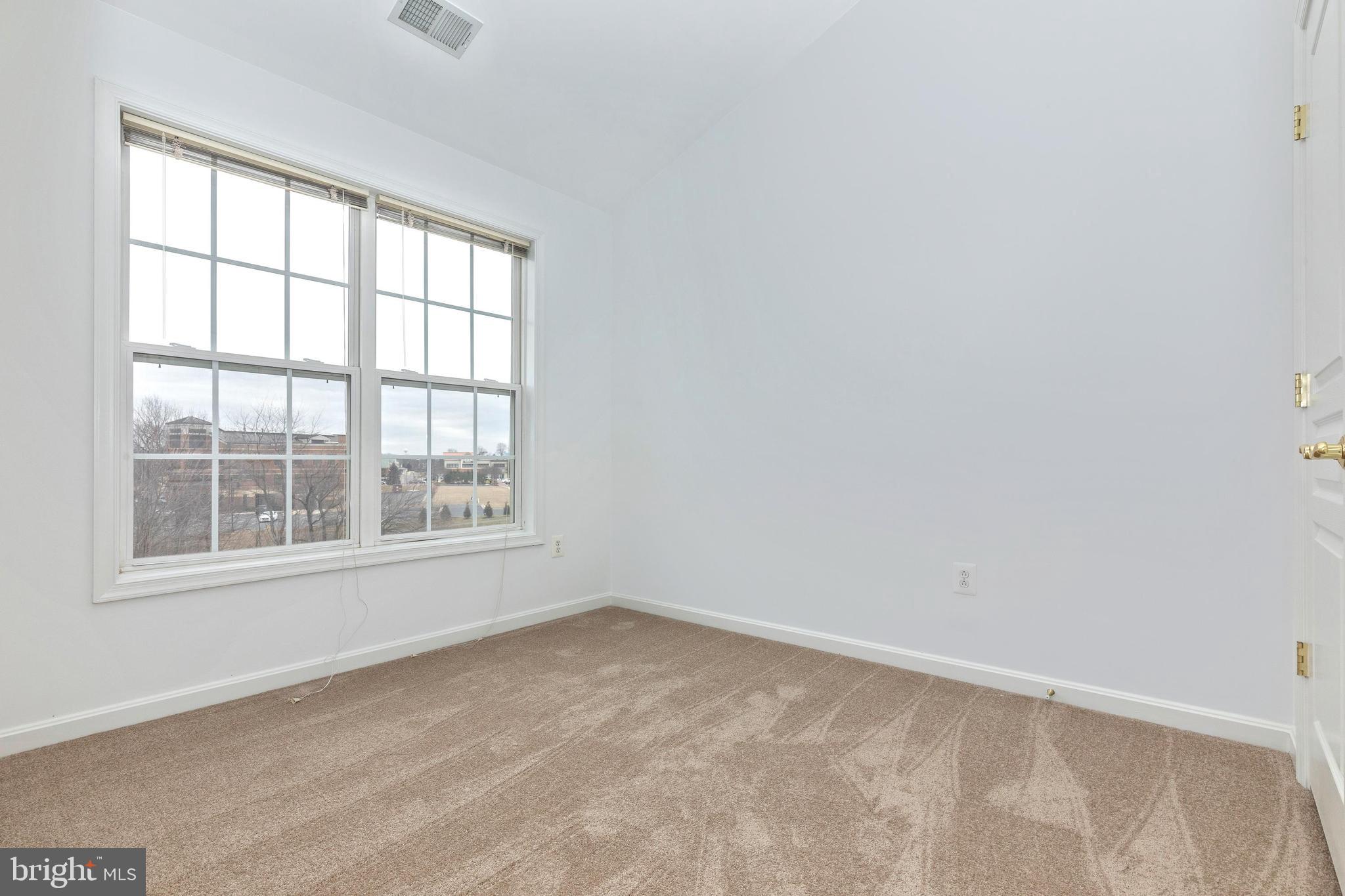 VILLAGES OF URBANA - Residential Lease