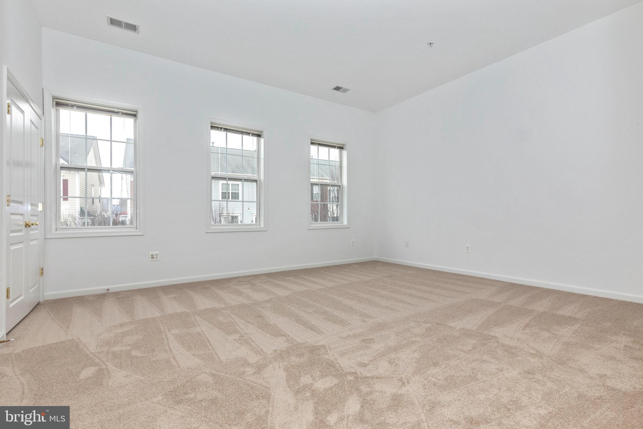 VILLAGES OF URBANA - Residential Lease