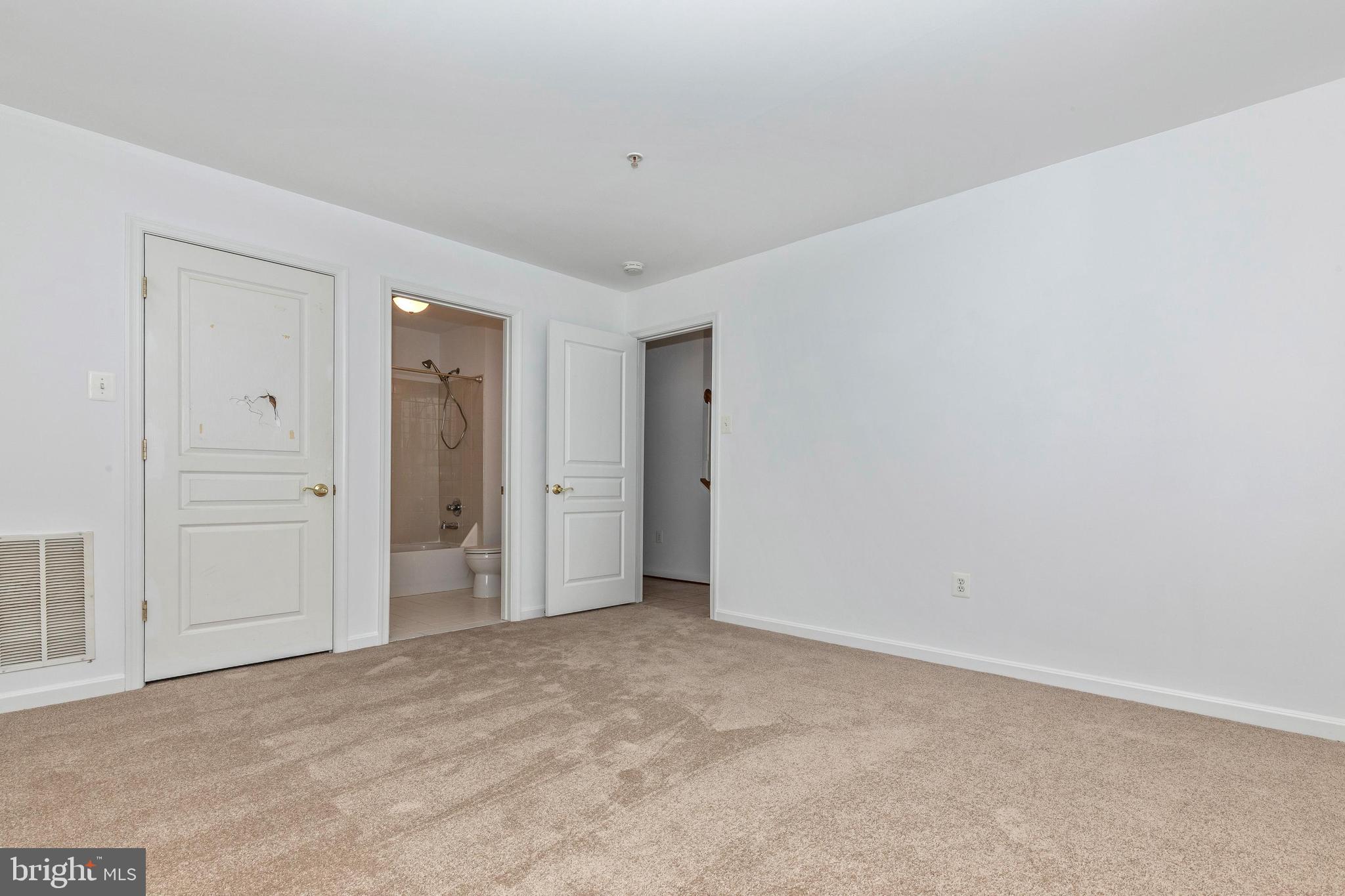 VILLAGES OF URBANA - Residential Lease