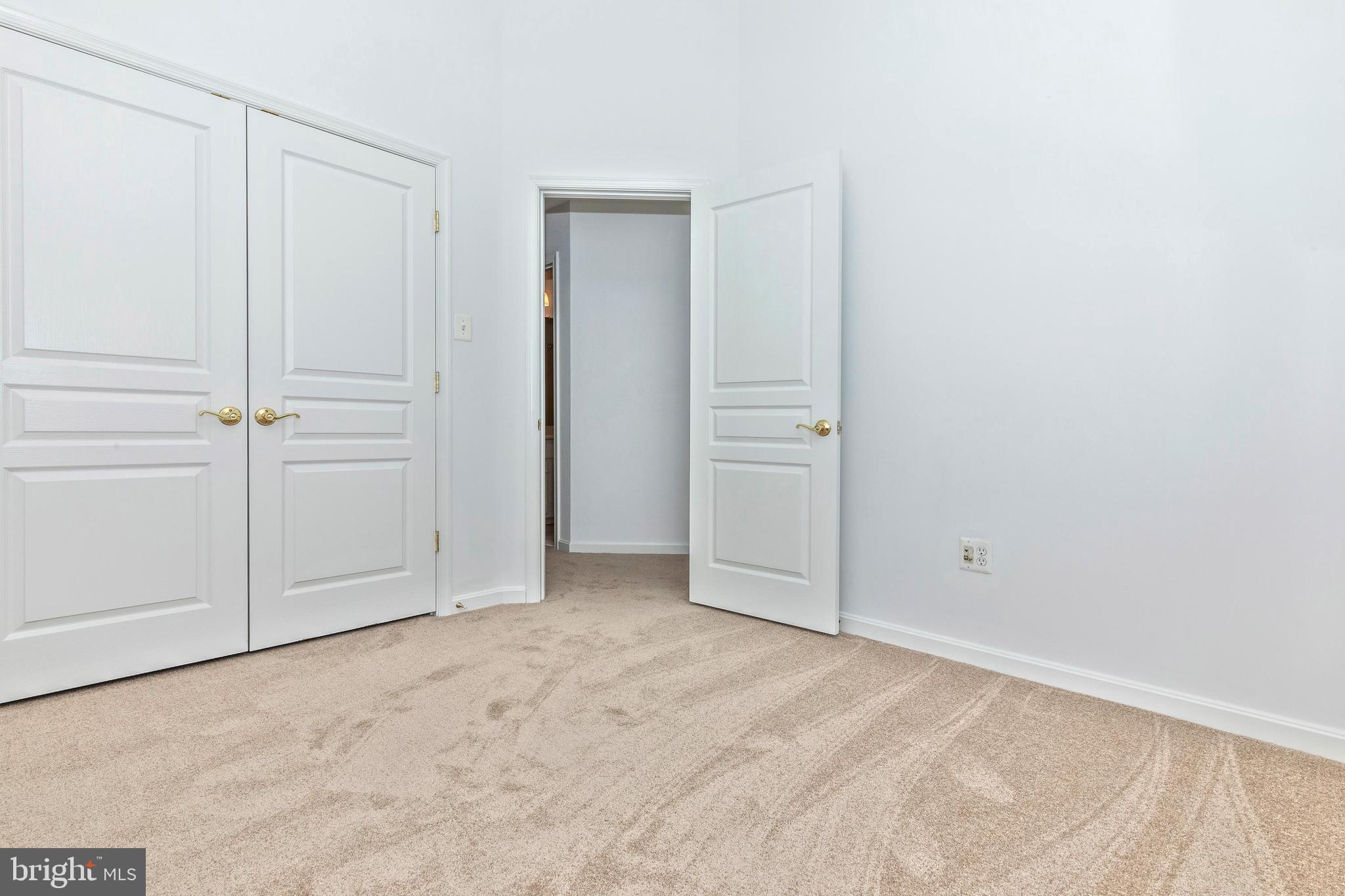 VILLAGES OF URBANA - Residential Lease