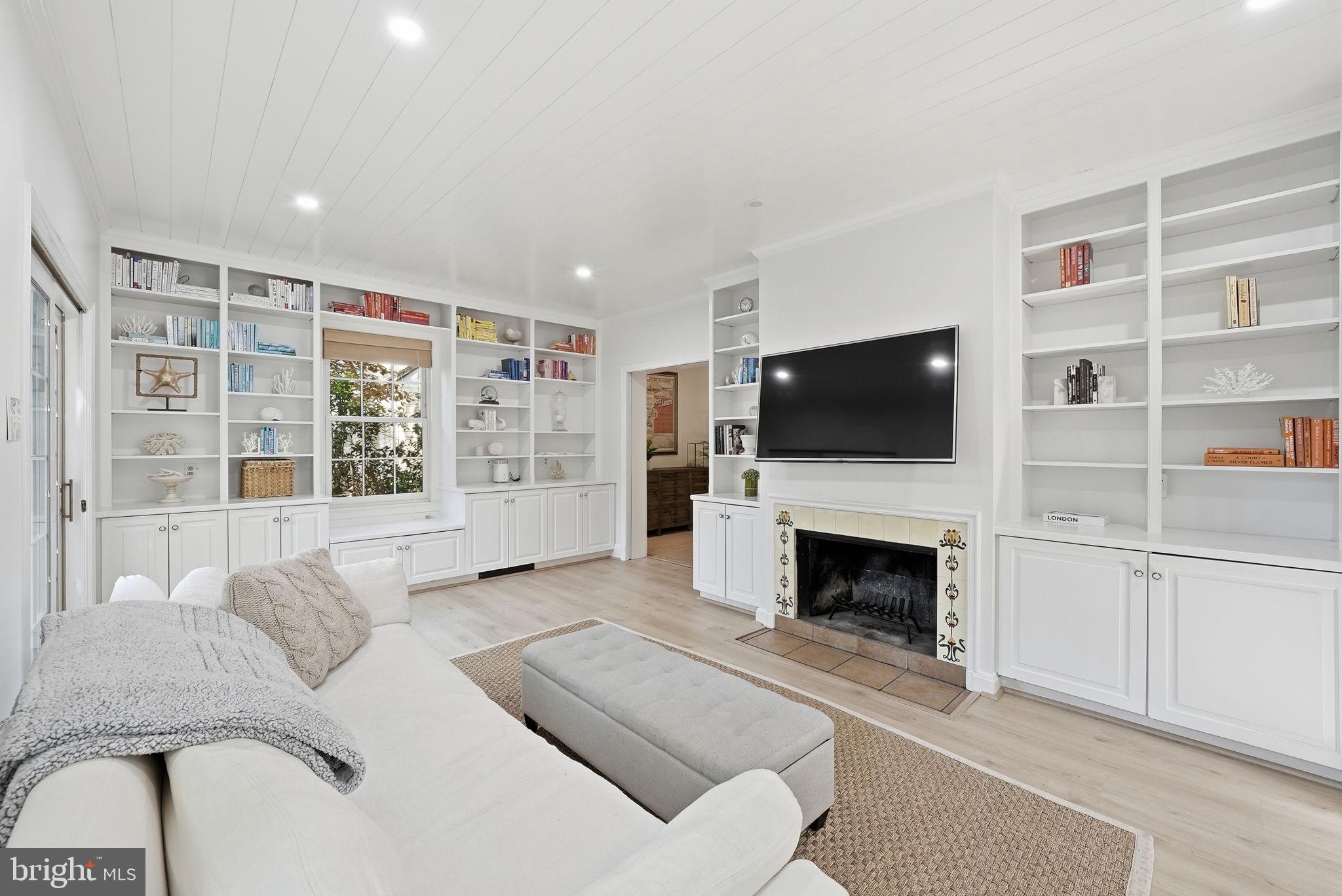 CHEVY CHASE - Residential