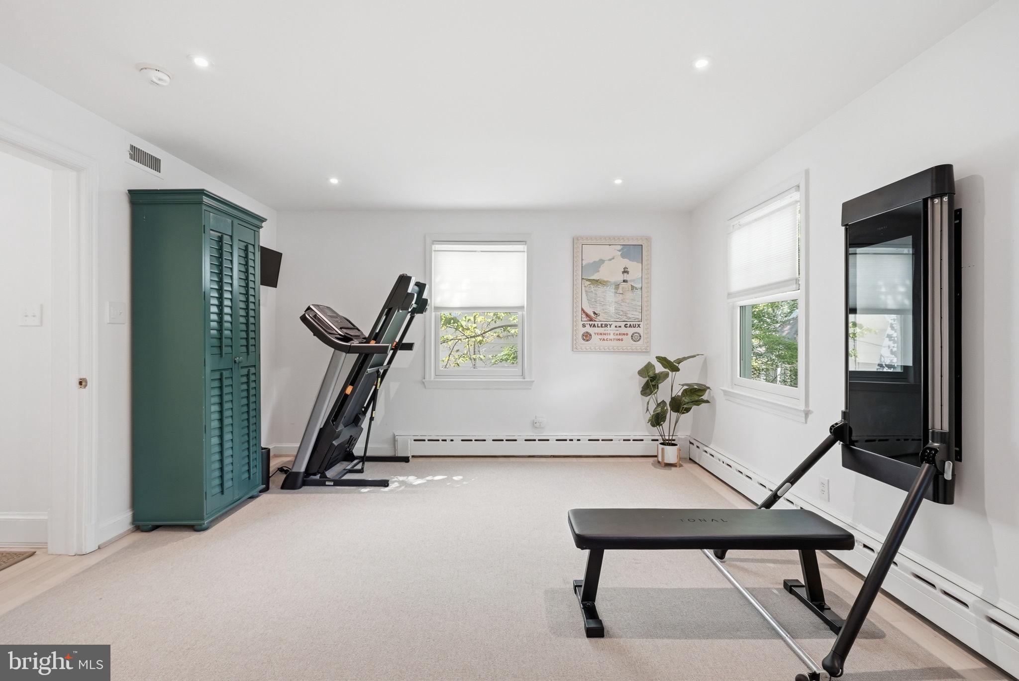 CHEVY CHASE - Residential