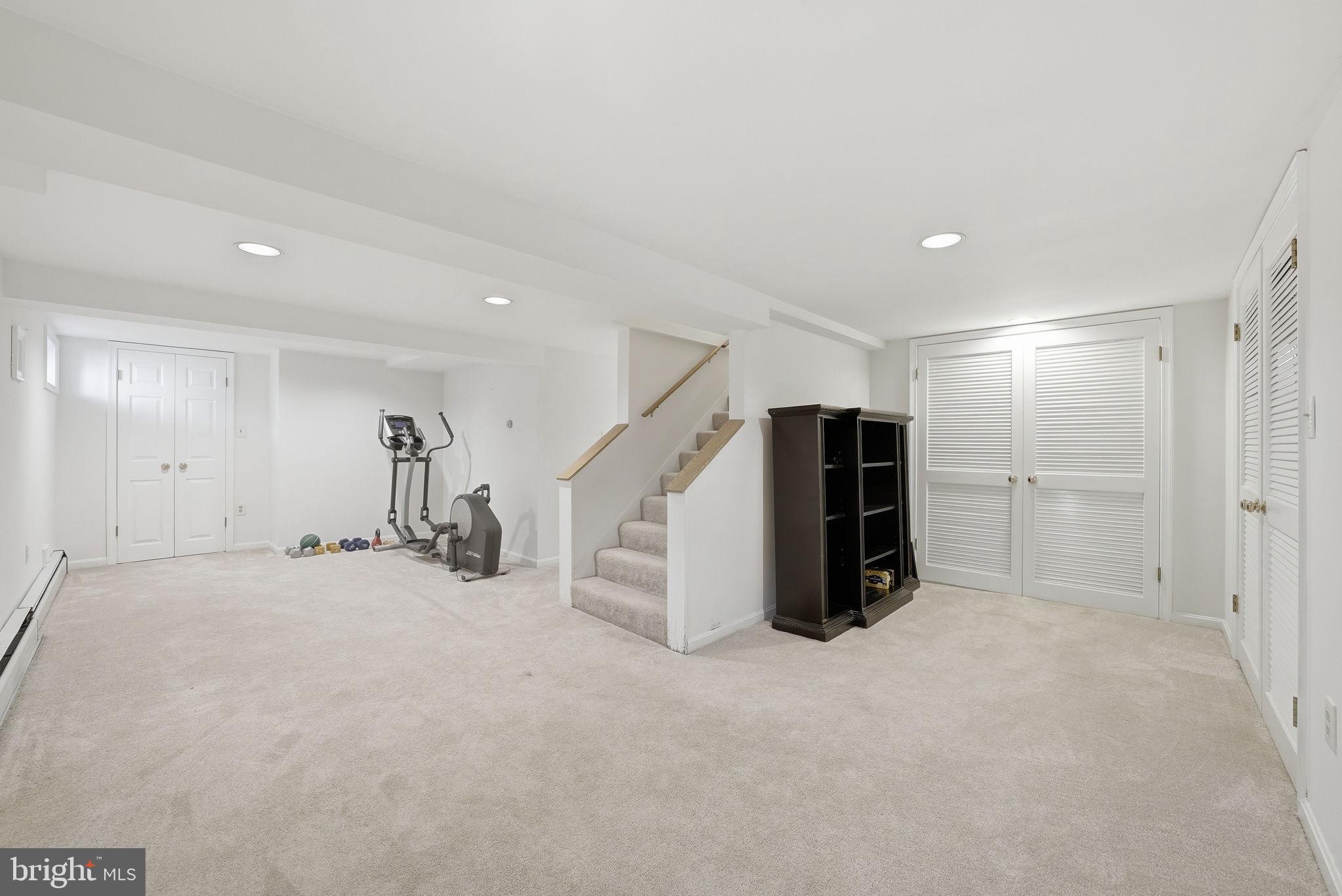 CHEVY CHASE - Residential