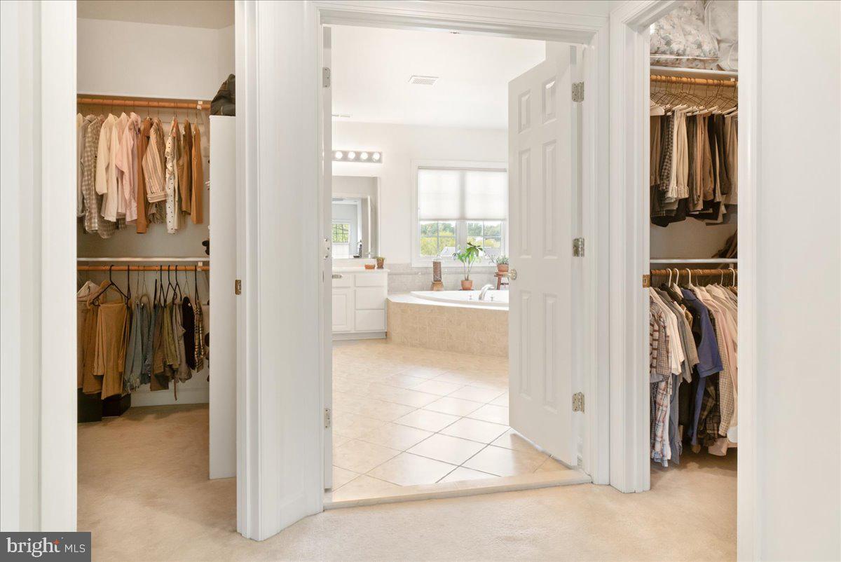 WINDSOR KNOLLS - Residential