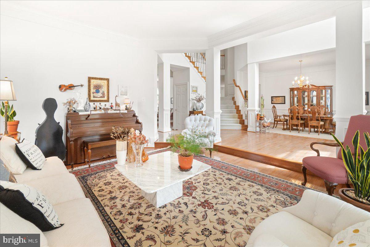 WINDSOR KNOLLS - Residential