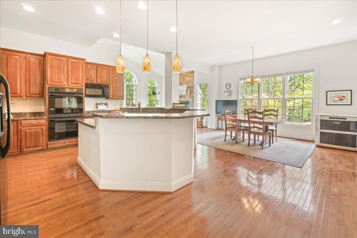 WINDSOR KNOLLS - Residential