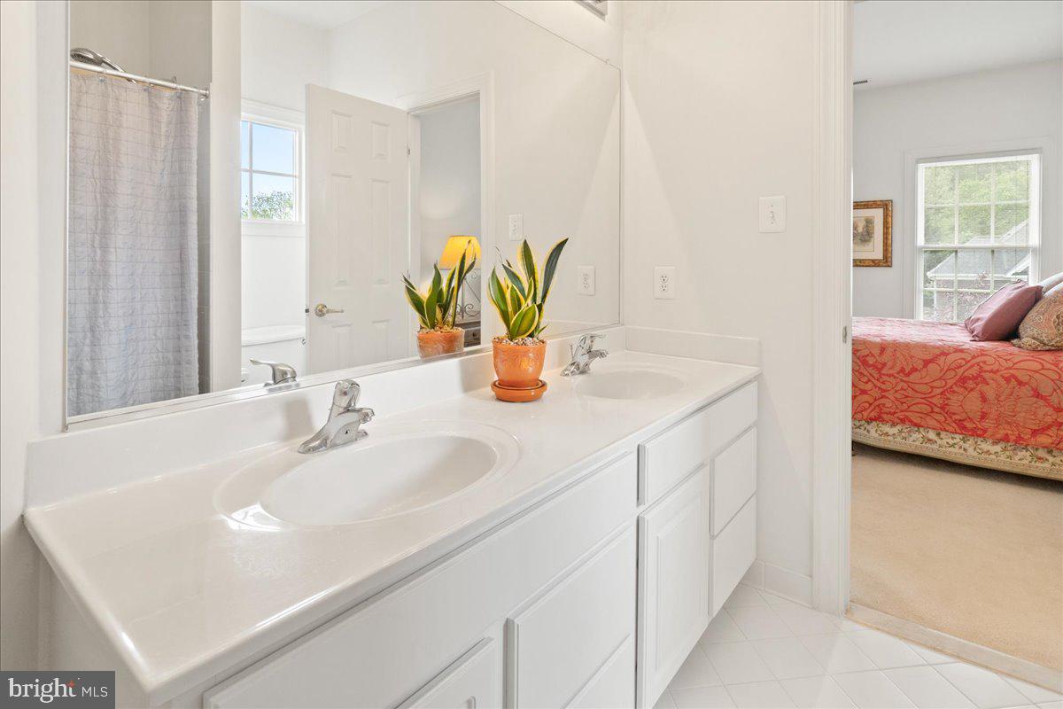 WINDSOR KNOLLS - Residential