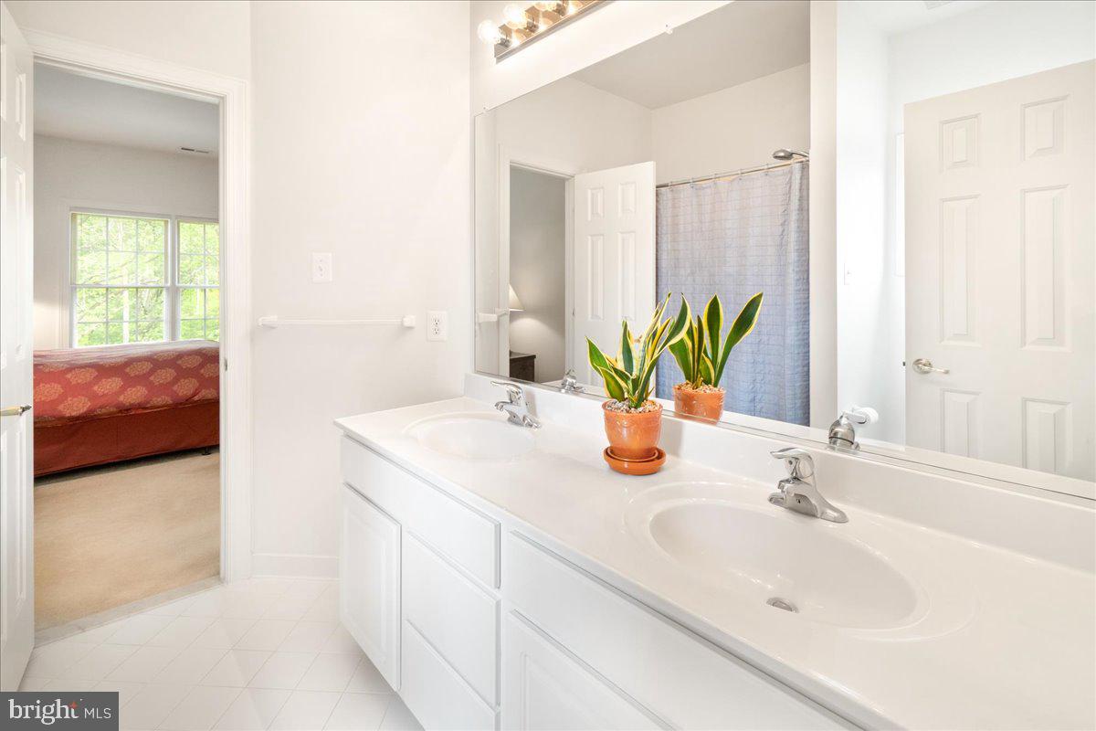 WINDSOR KNOLLS - Residential