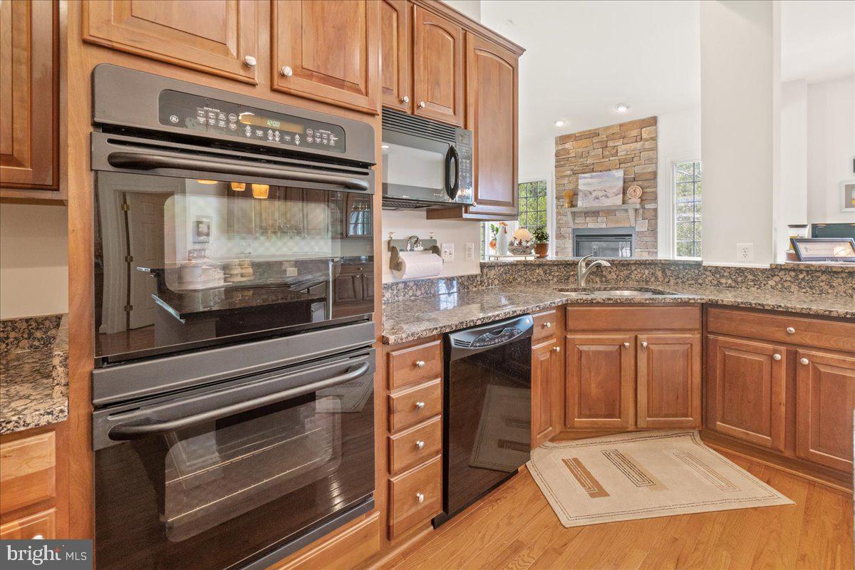 WINDSOR KNOLLS - Residential