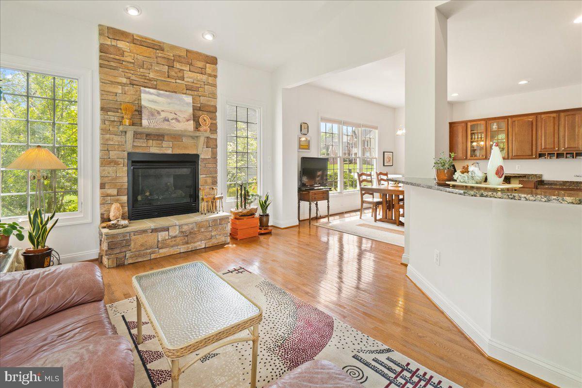 WINDSOR KNOLLS - Residential