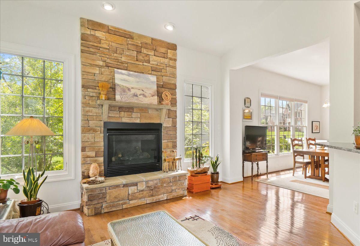 WINDSOR KNOLLS - Residential