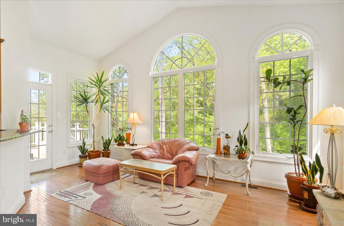 WINDSOR KNOLLS - Residential