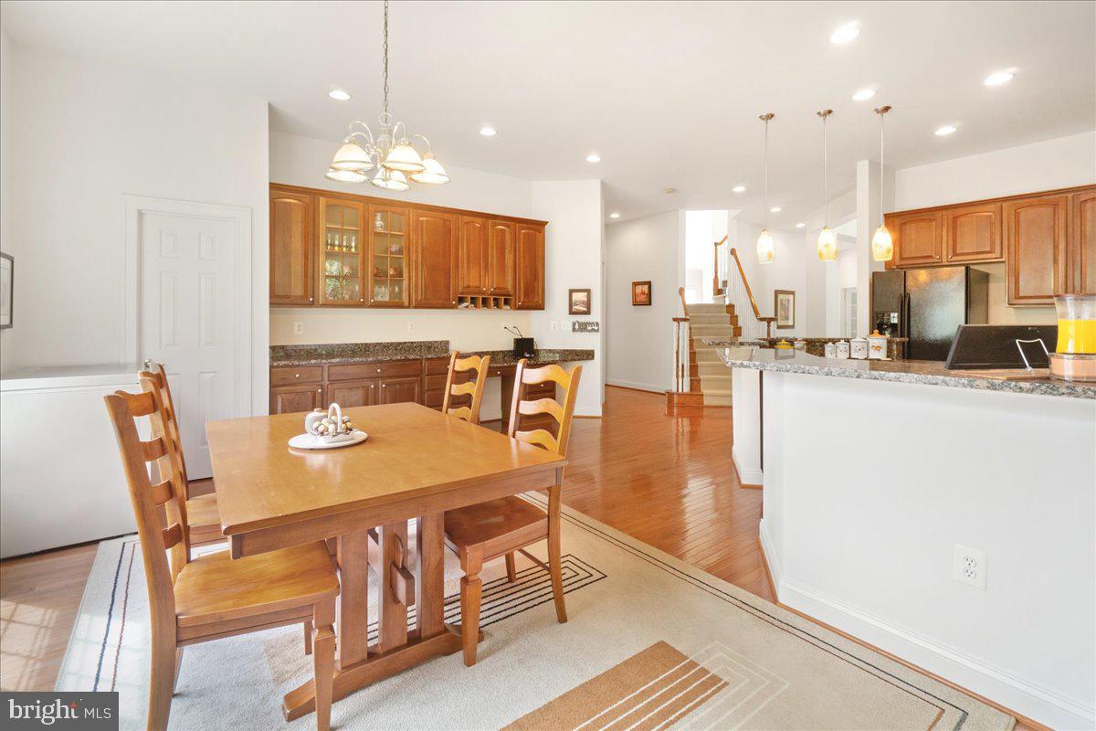 WINDSOR KNOLLS - Residential