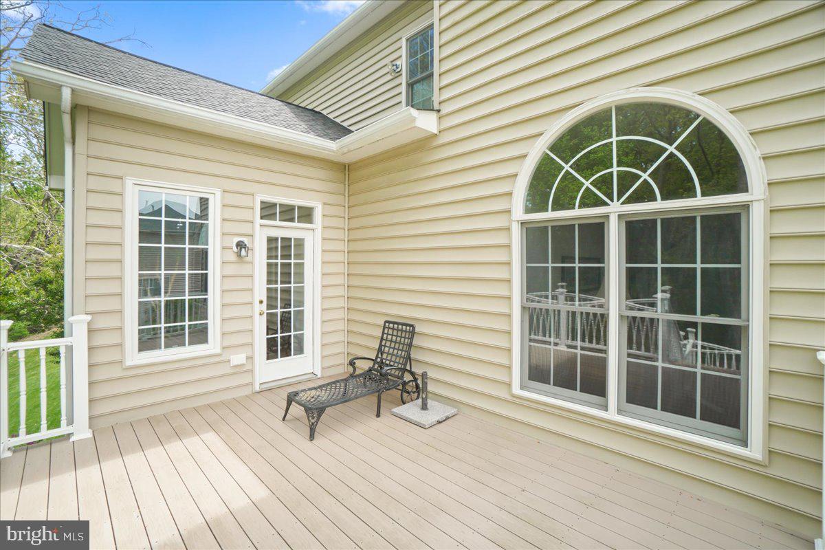 WINDSOR KNOLLS - Residential