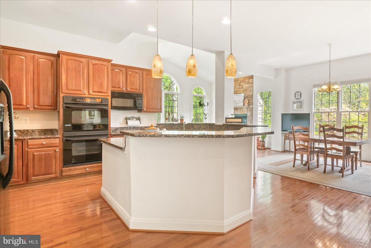 WINDSOR KNOLLS - Residential