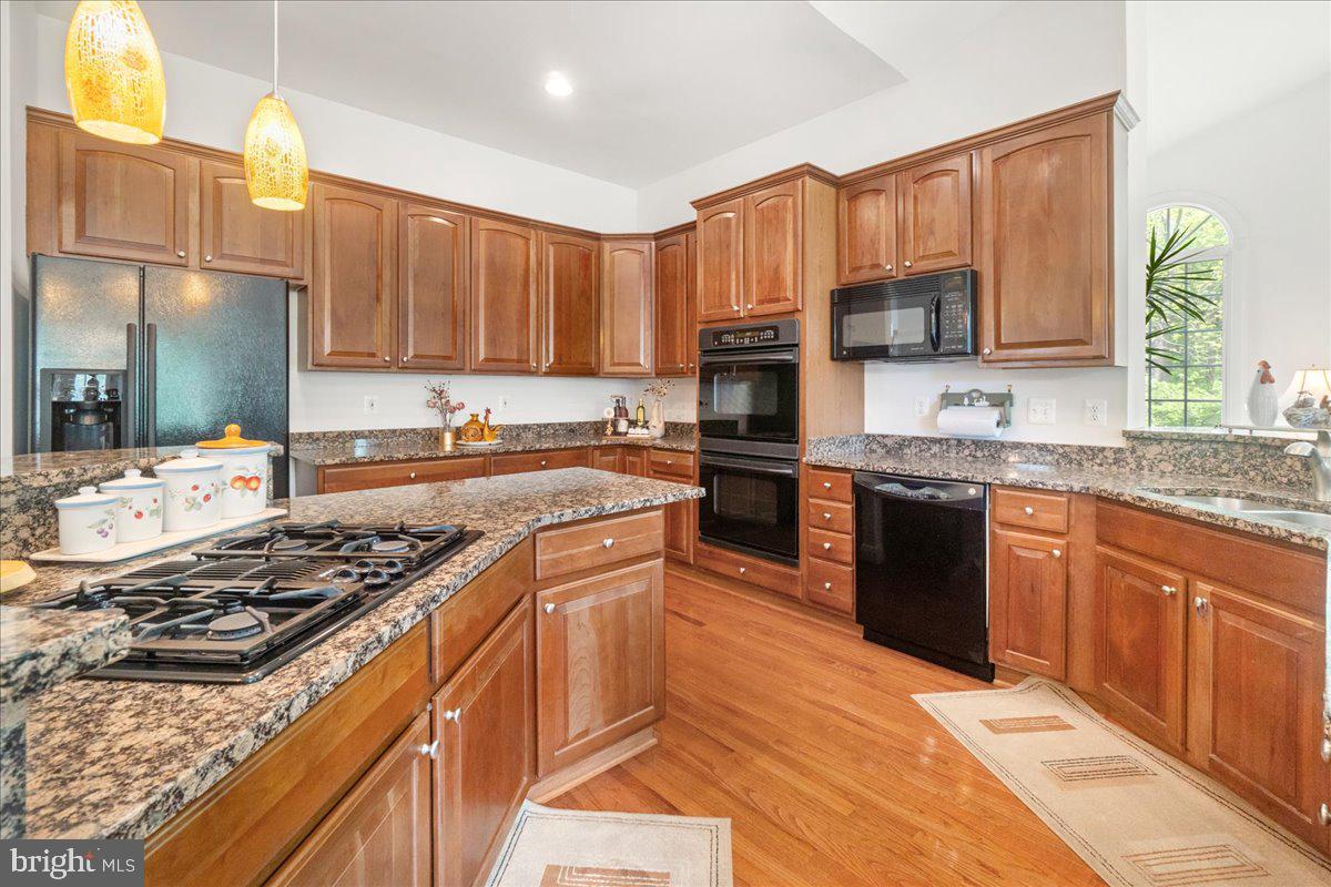 WINDSOR KNOLLS - Residential