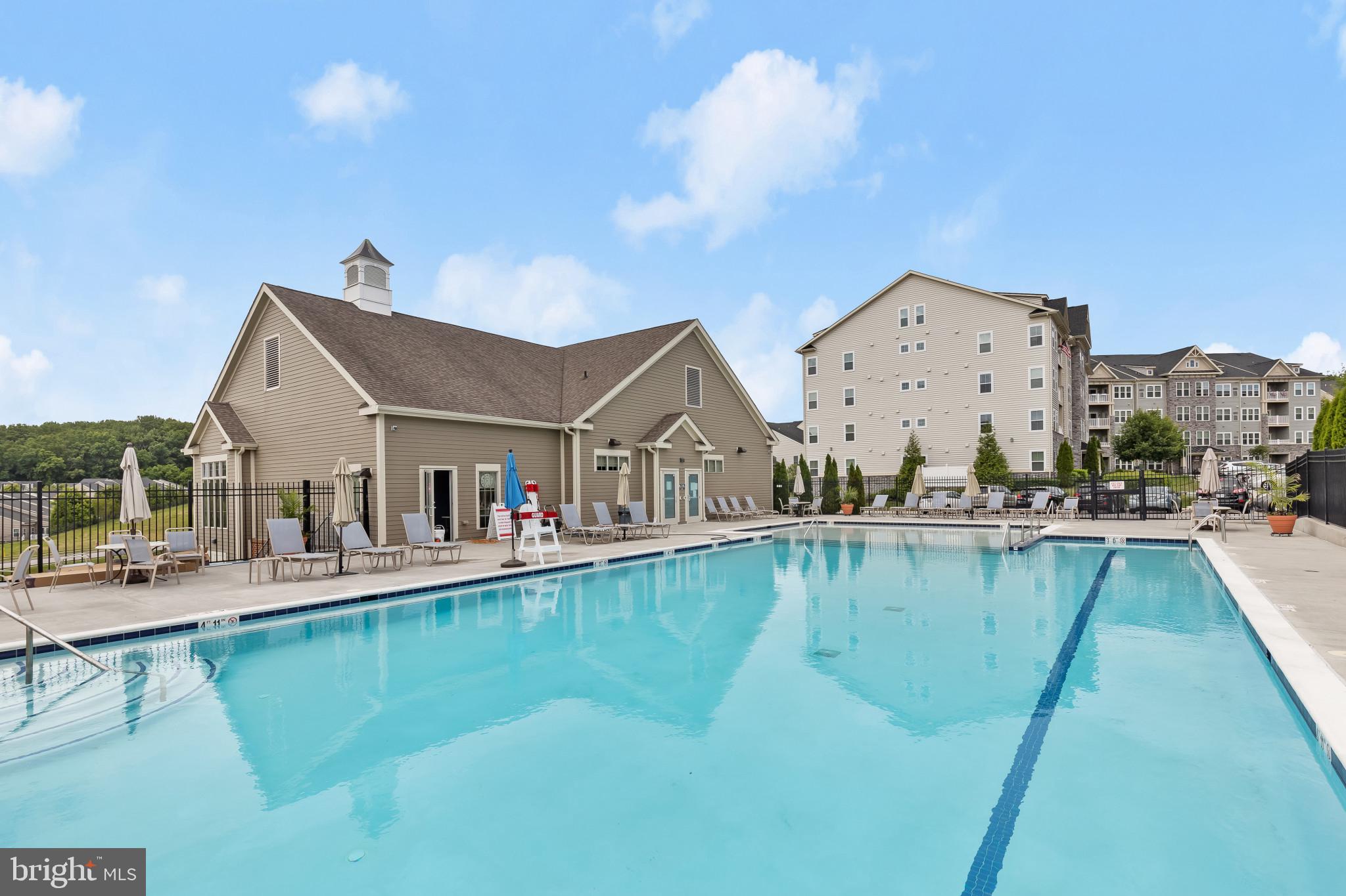 COURTYARDS AT WAVERLY WOODS - Residential