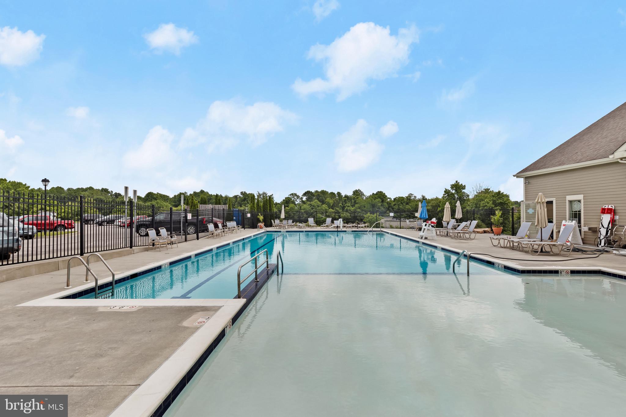 COURTYARDS AT WAVERLY WOODS - Residential