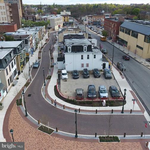 GERMANTOWN - Commercial Sale