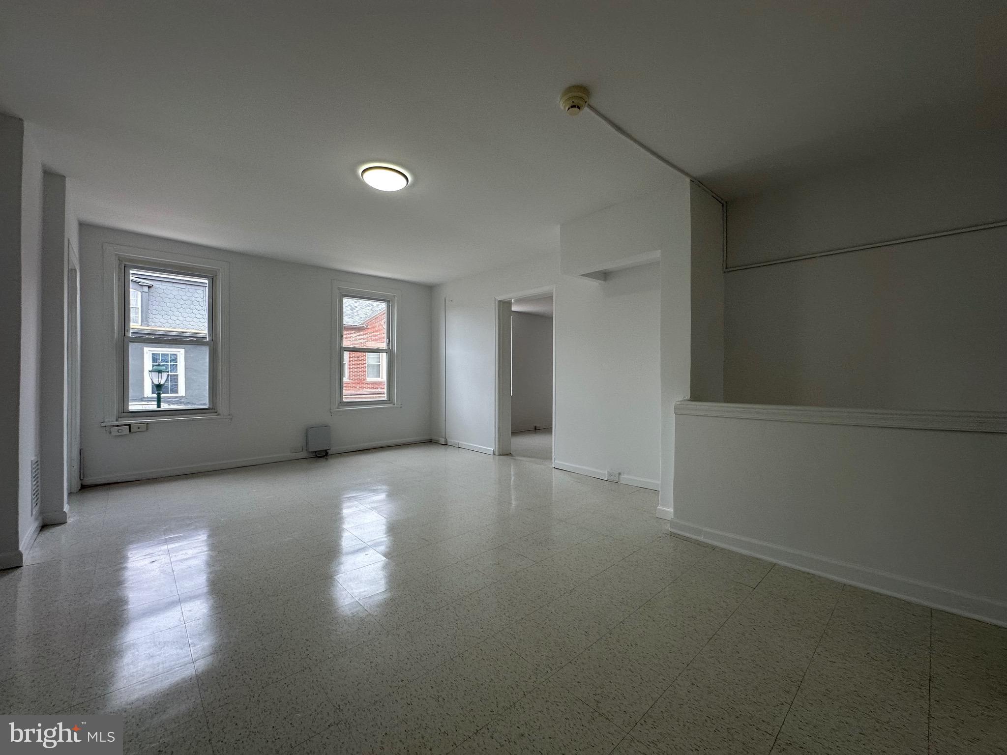 GERMANTOWN - Commercial Sale