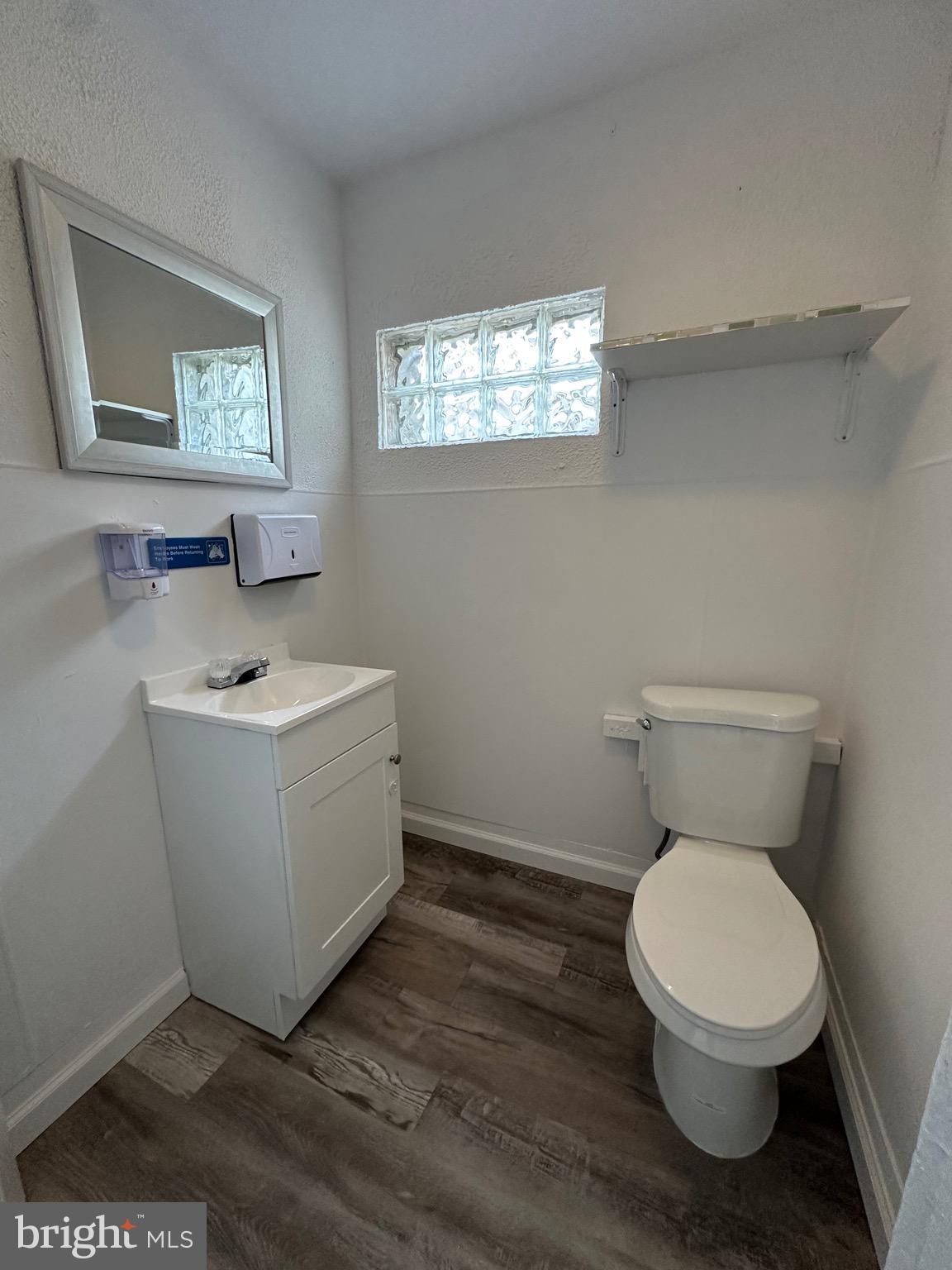 GERMANTOWN - Commercial Sale